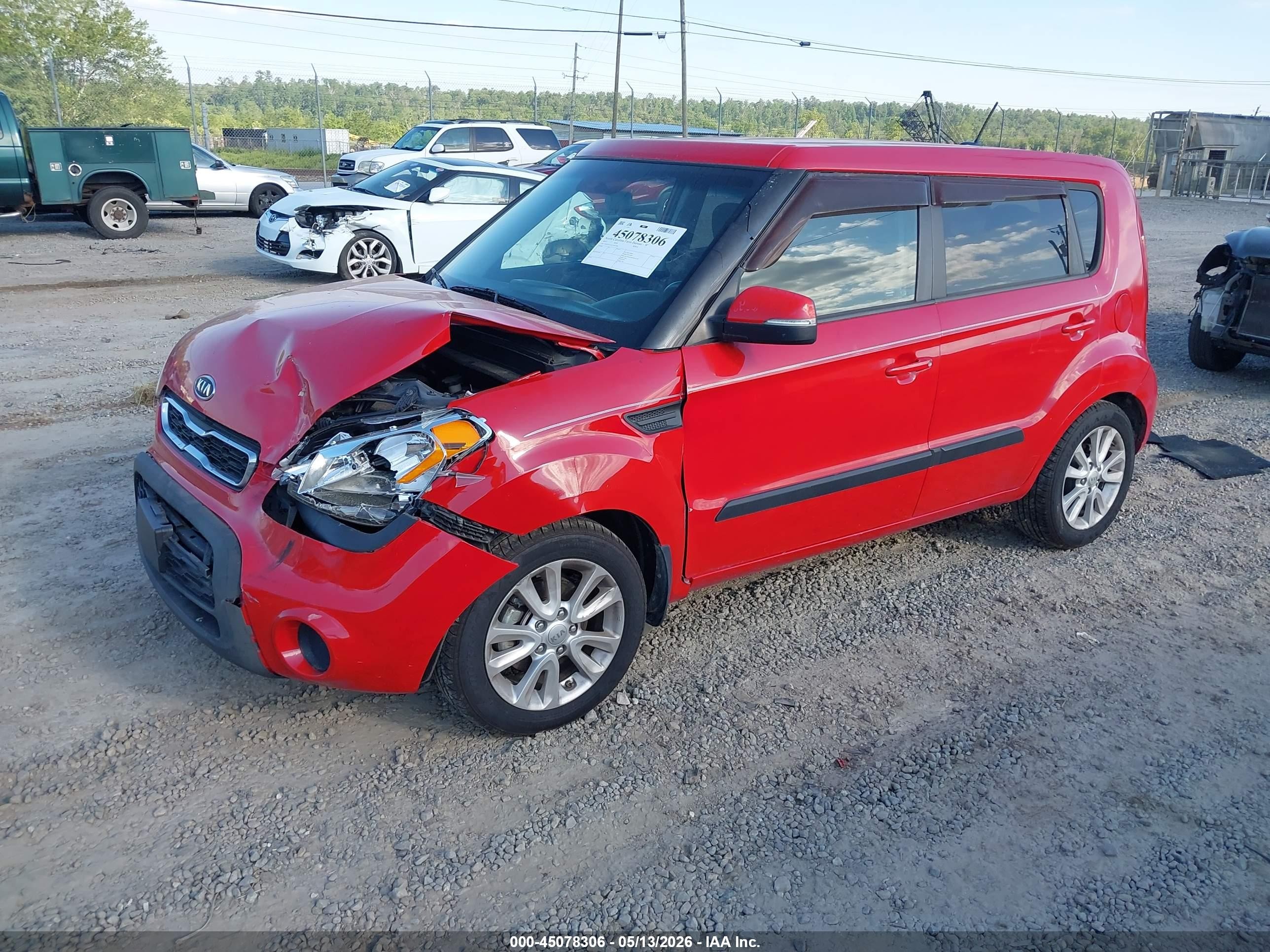 2012 Kia Soul + Red vin: KNDJT2A62C7451582