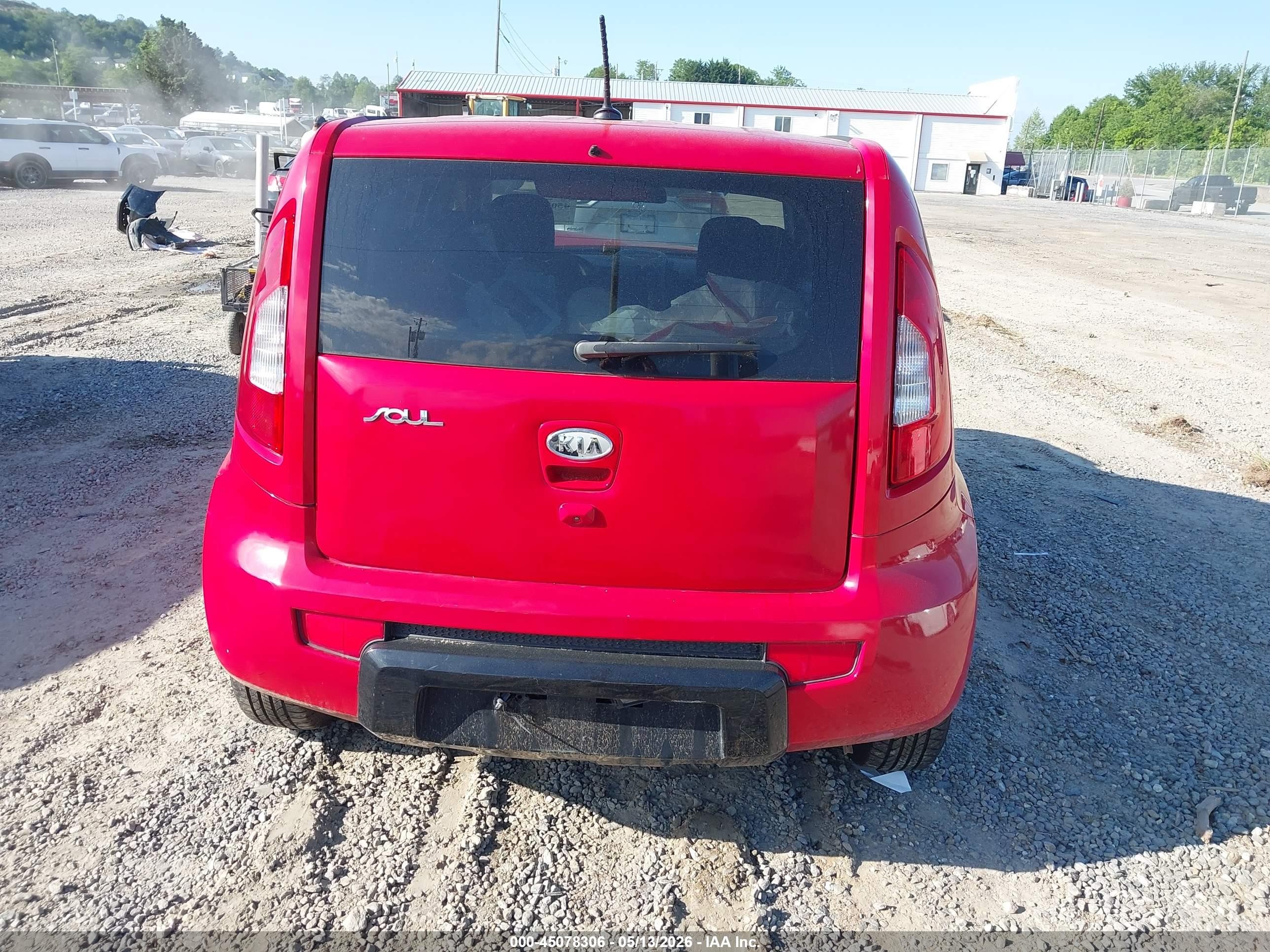 2012 Kia Soul + Red vin: KNDJT2A62C7451582