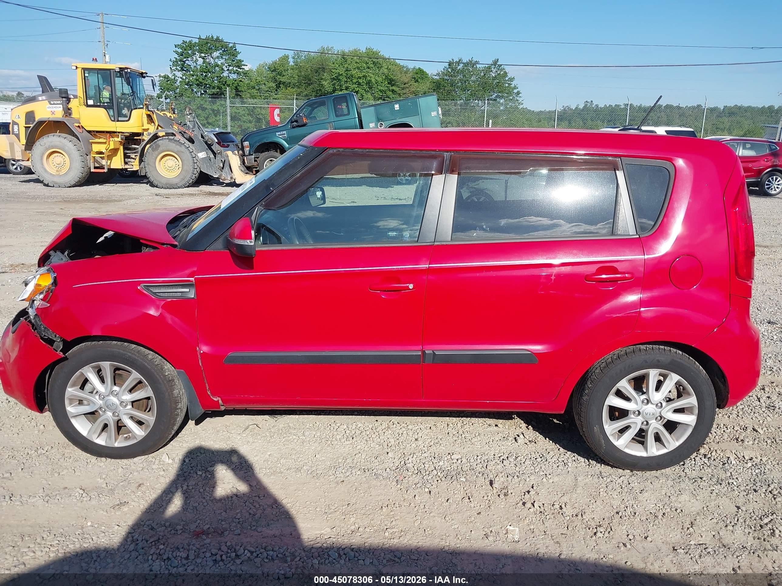 2012 Kia Soul + Red vin: KNDJT2A62C7451582