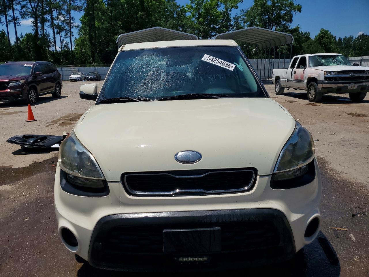 2013 Kia Soul + Cream vin: KNDJT2A62D7498760