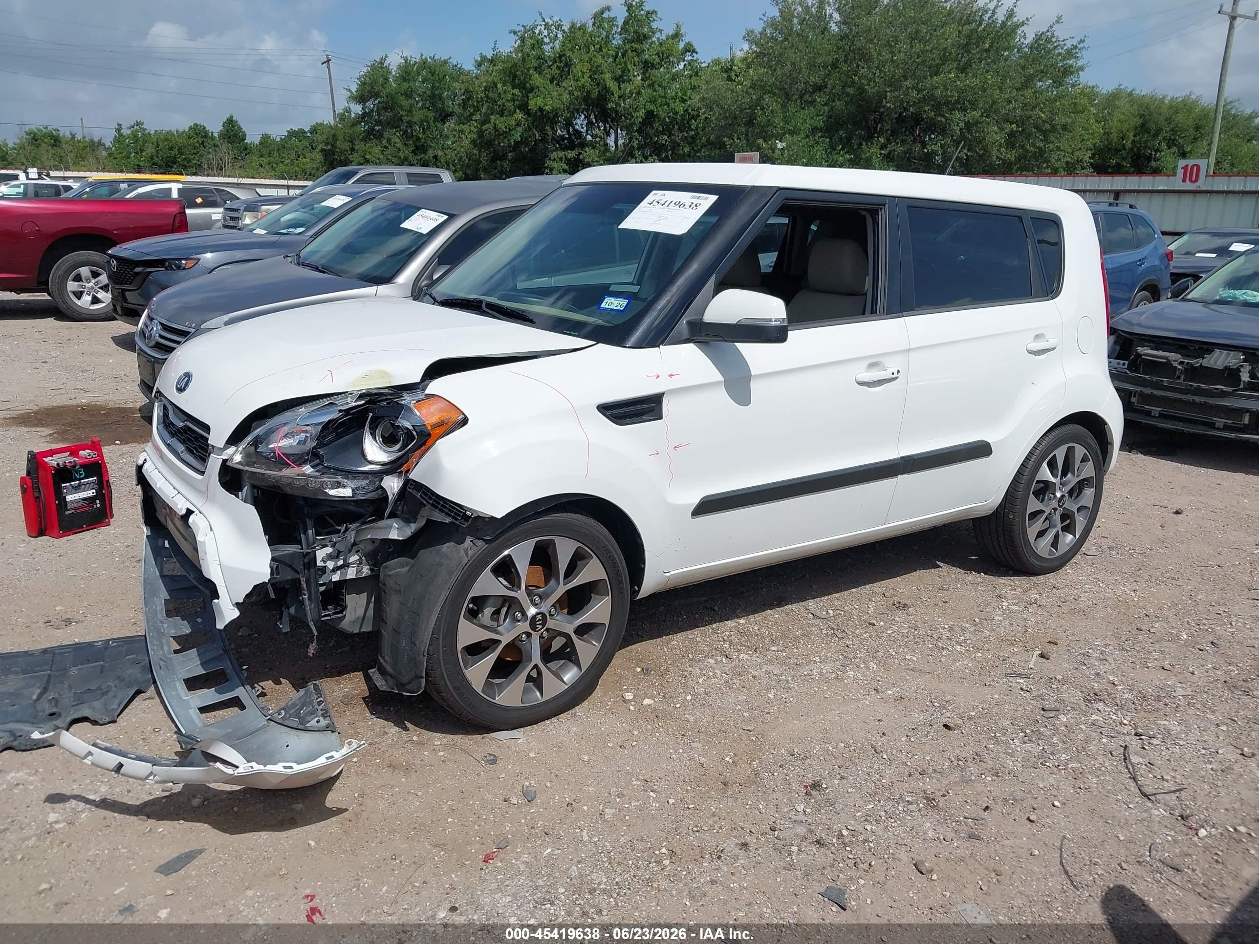2013 Kia Soul ! Белый vin: KNDJT2A62D7522829