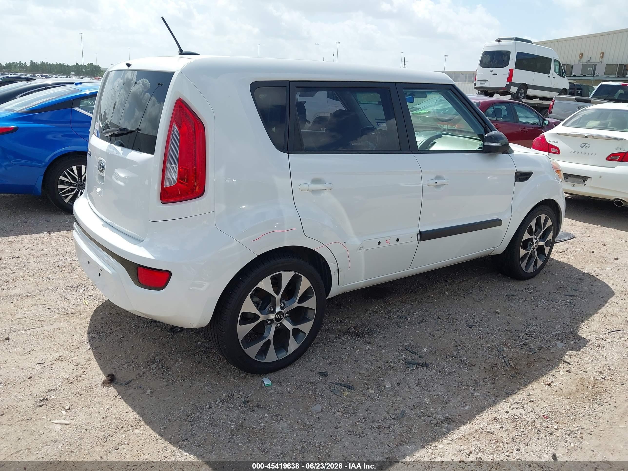 2013 Kia Soul ! Белый vin: KNDJT2A62D7522829