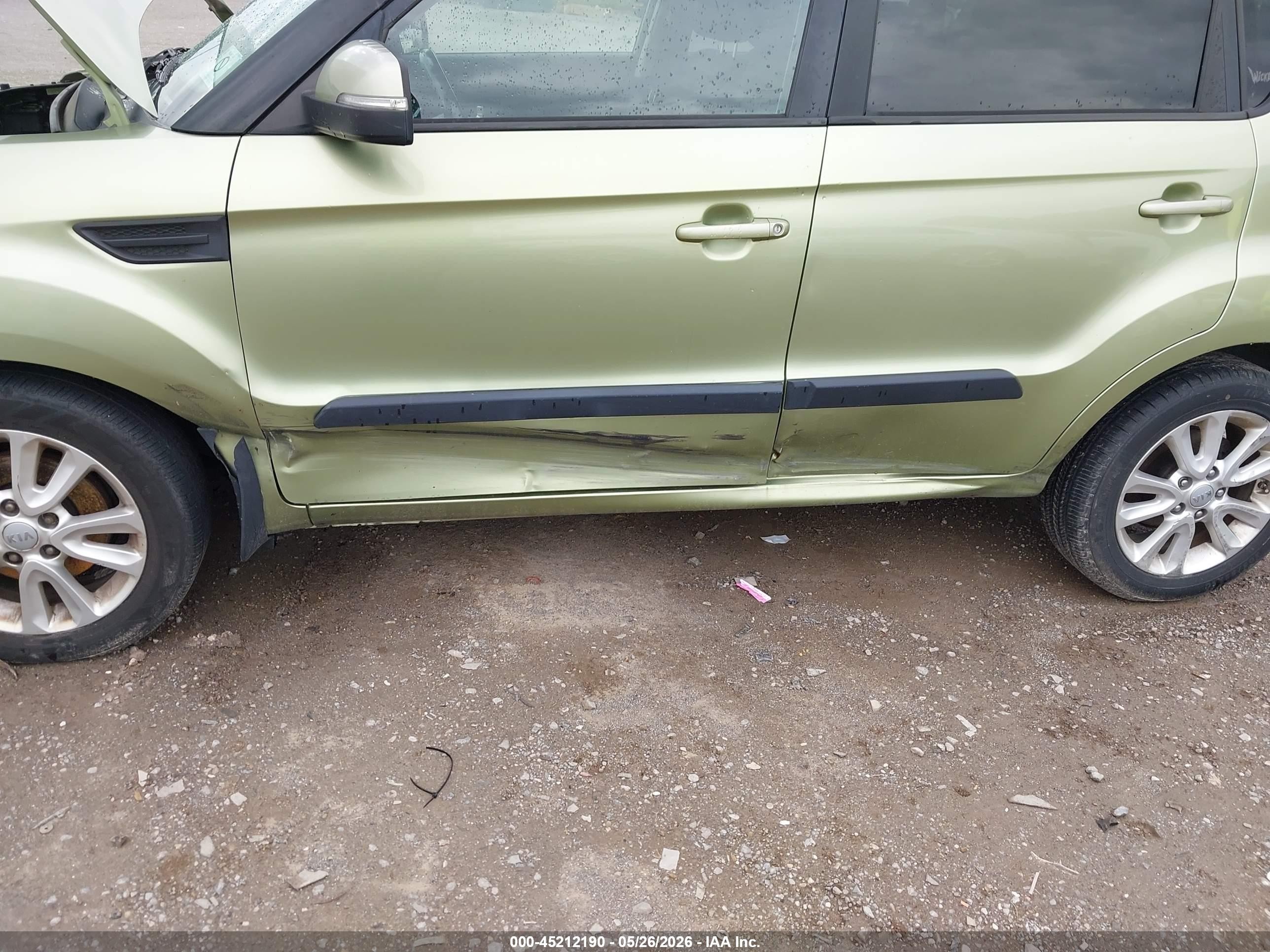 2013 Kia Soul + Green vin: KNDJT2A62D7540120