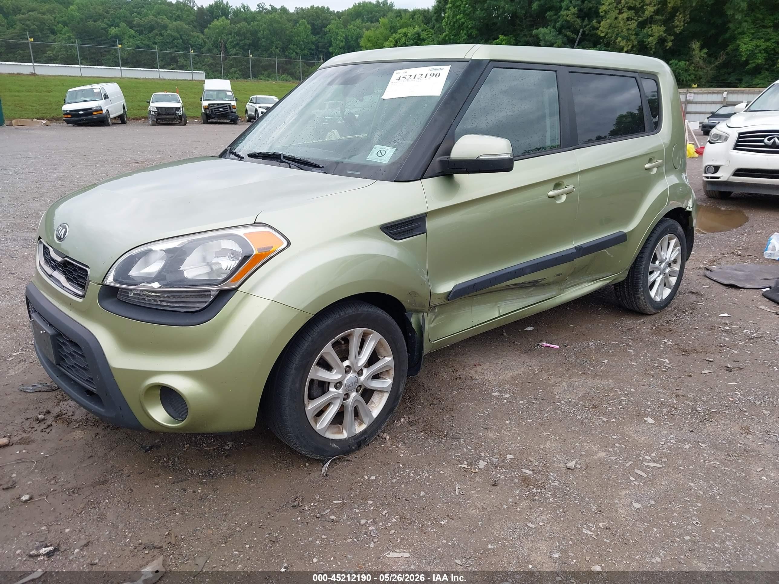 2013 Kia Soul + Green vin: KNDJT2A62D7540120