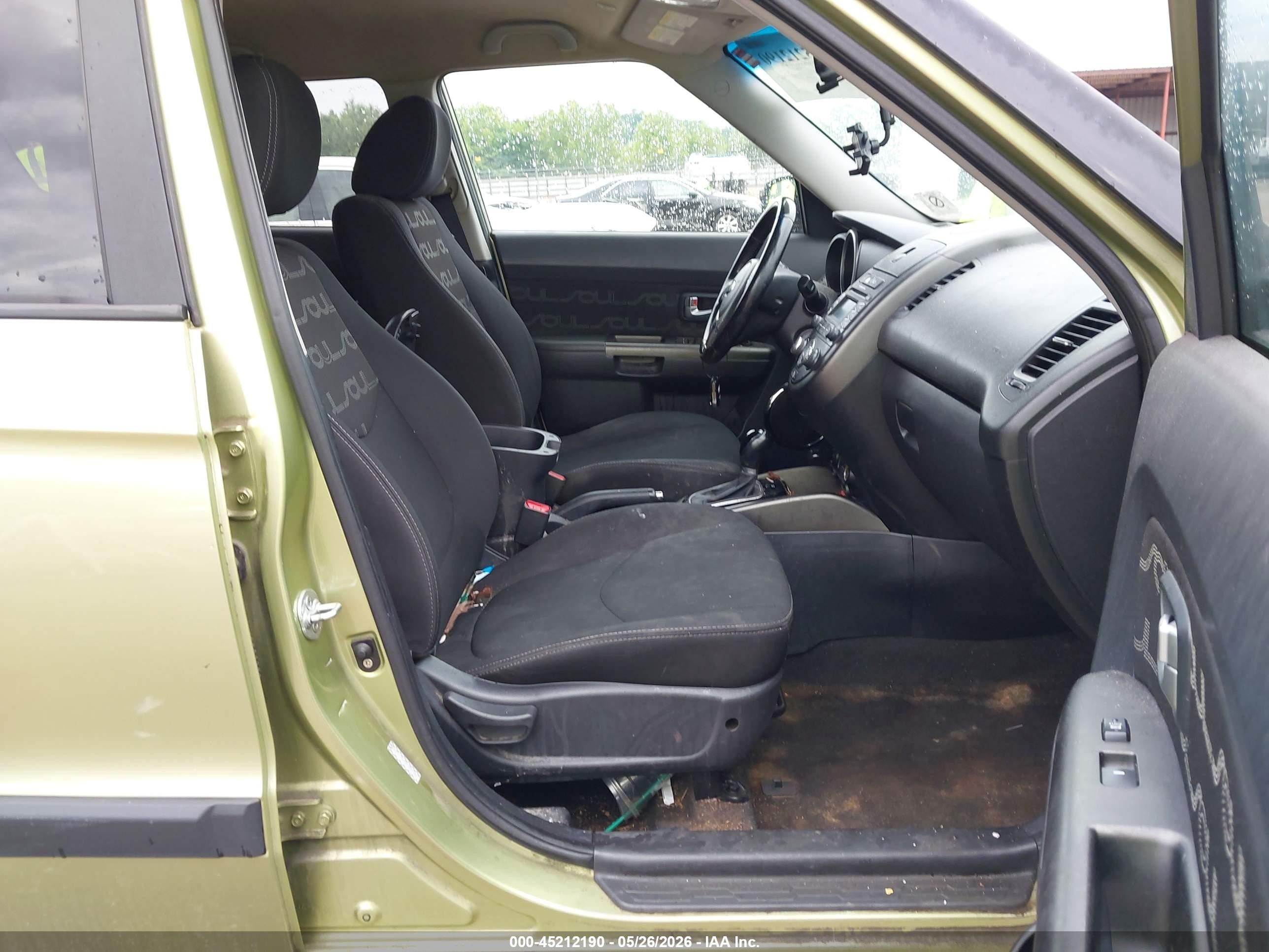 2013 Kia Soul + Green vin: KNDJT2A62D7540120