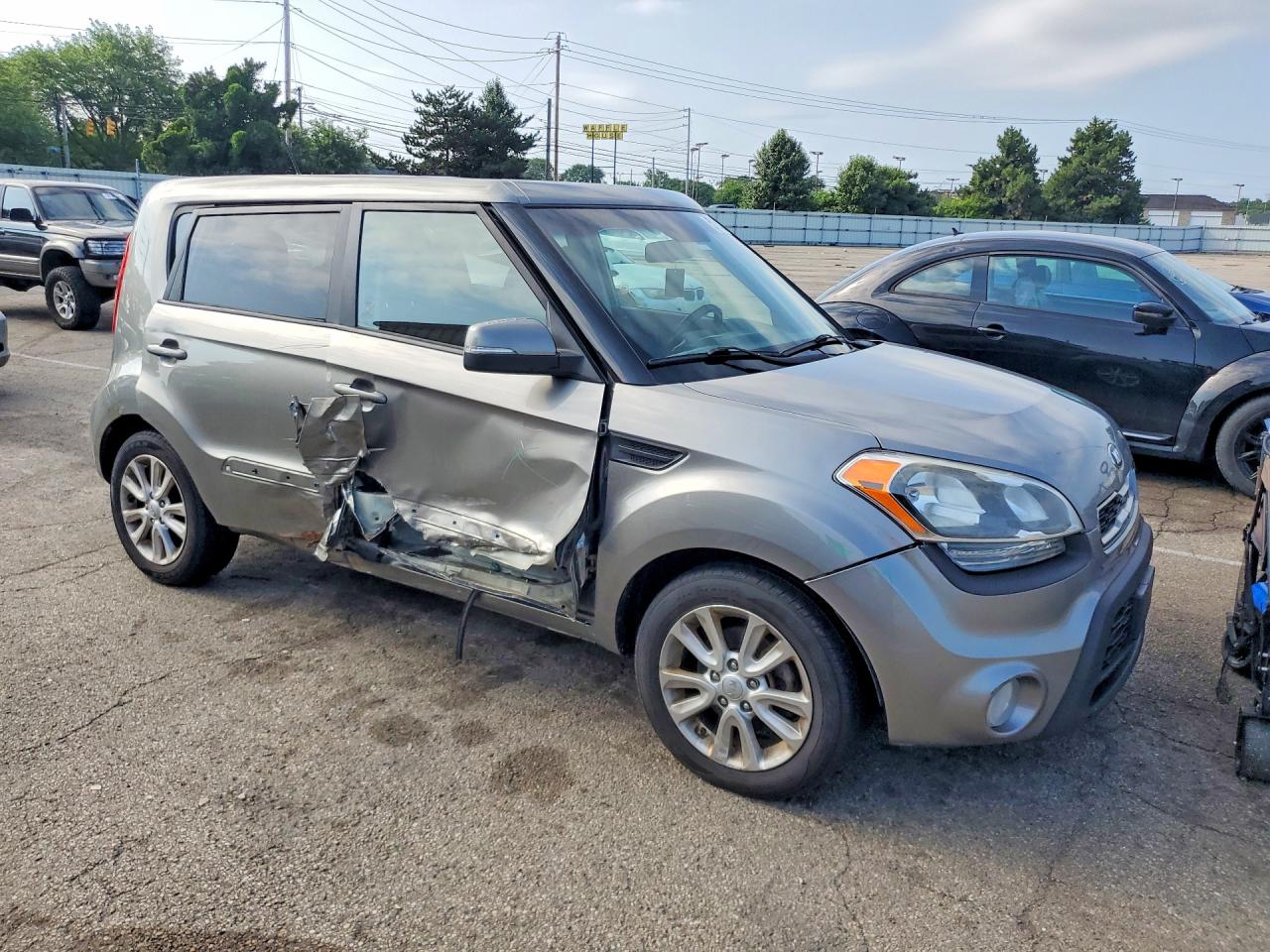 2013 Kia Soul + Gray vin: KNDJT2A62D7545706