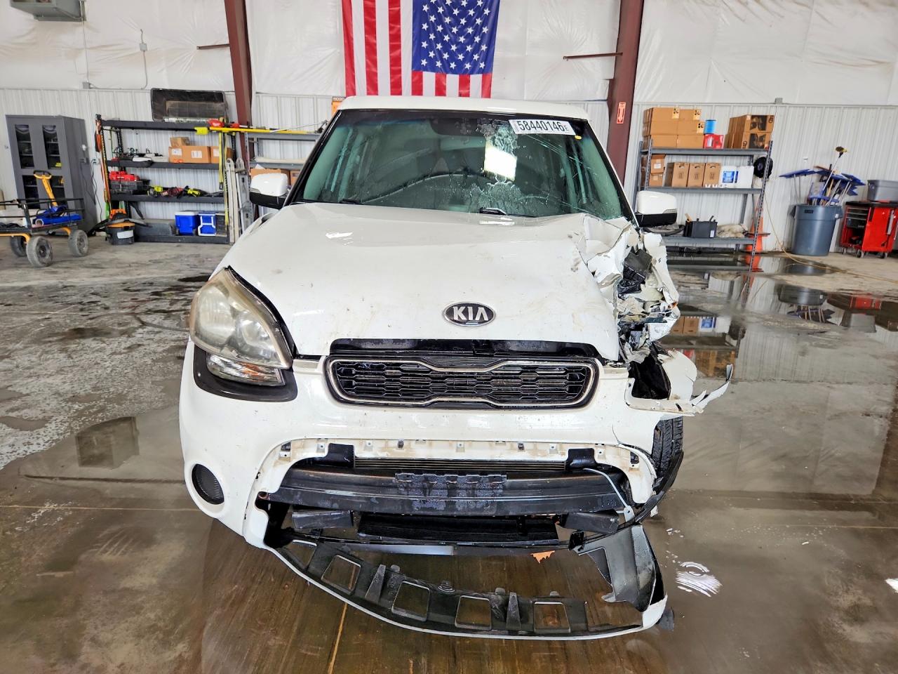 2013 Kia Soul + White vin: KNDJT2A62D7553756