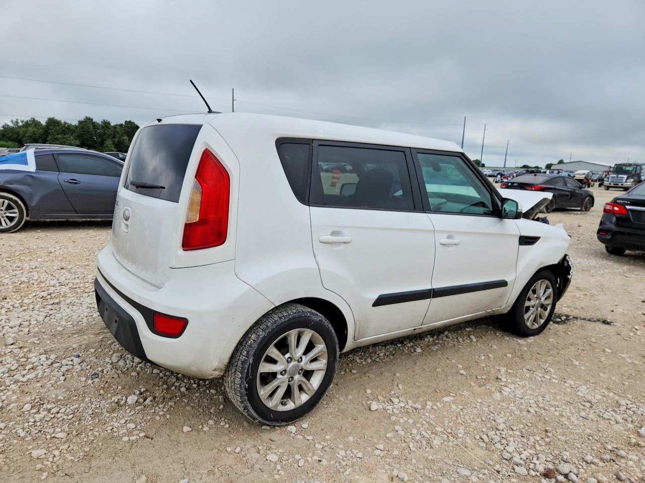 2013 Kia Soul + Белый vin: KNDJT2A62D7576230