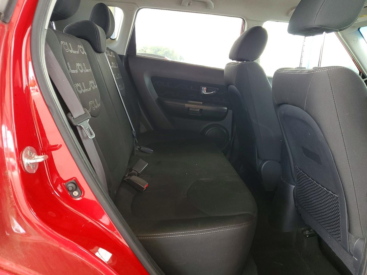 2013 Kia Soul + Red vin: KNDJT2A62D7593576