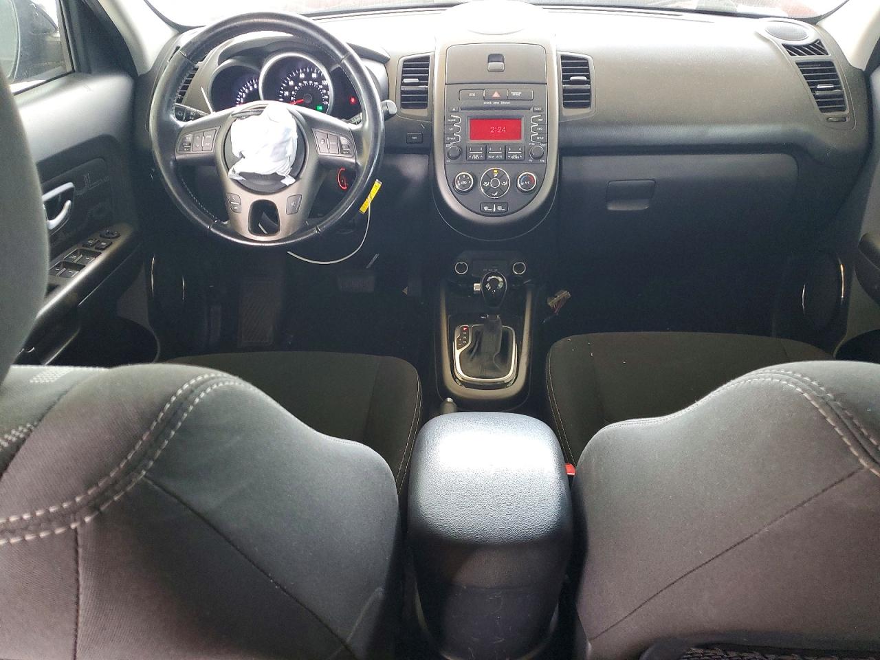 2013 Kia Soul + Red vin: KNDJT2A62D7593576