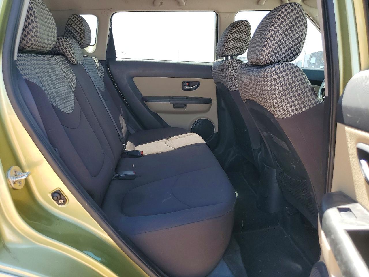 2013 Kia Soul ! Green vin: KNDJT2A62D7603975