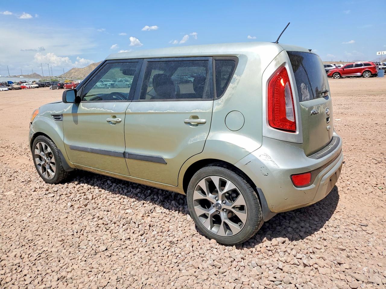 2013 Kia Soul ! Green vin: KNDJT2A62D7603975