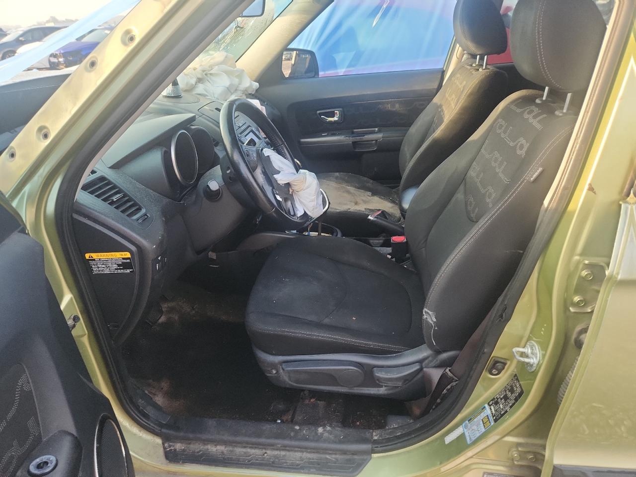 2013 Kia Soul + Green vin: KNDJT2A62D7607511