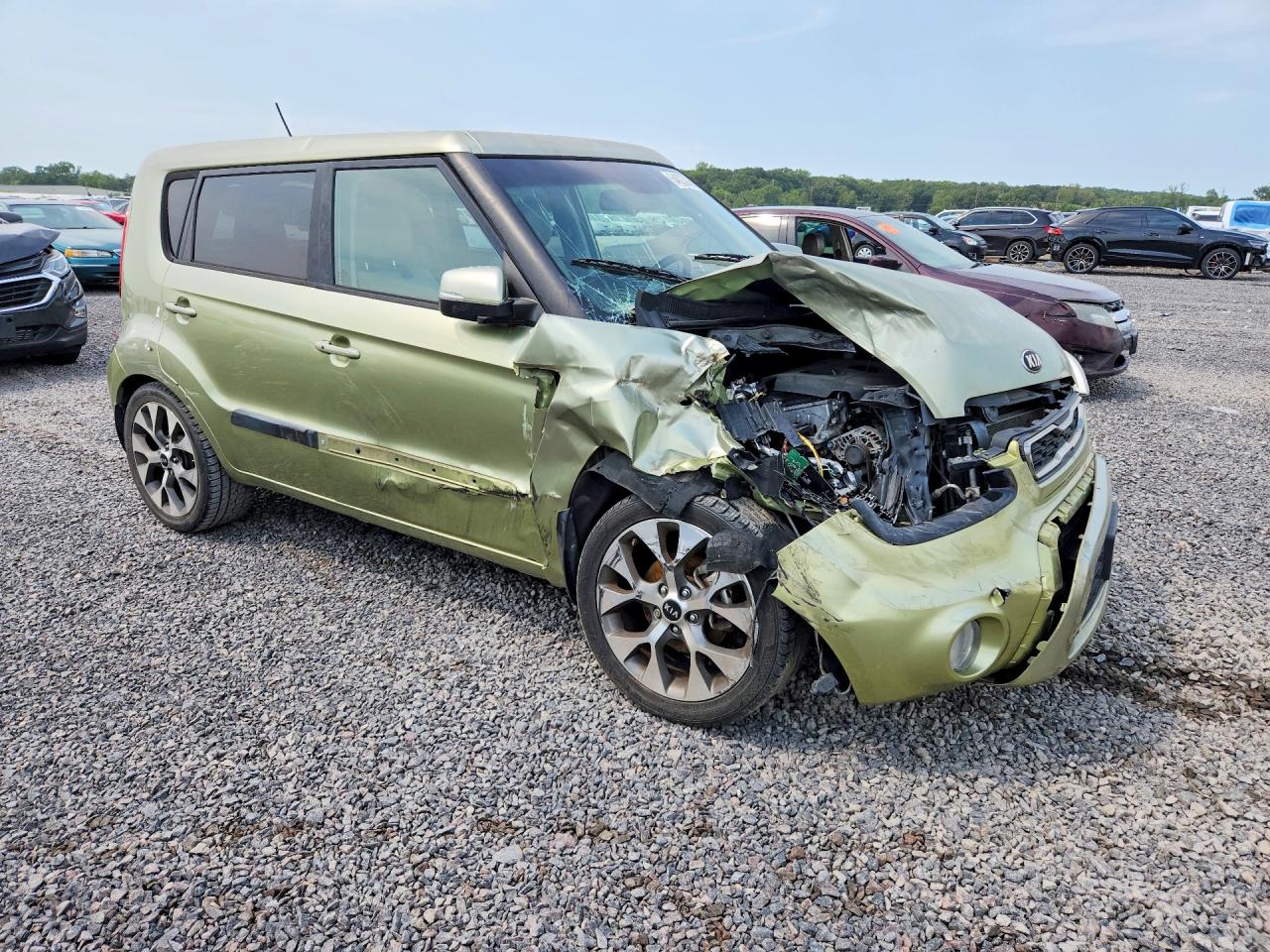 2013 Kia Soul + Green vin: KNDJT2A62D7614653