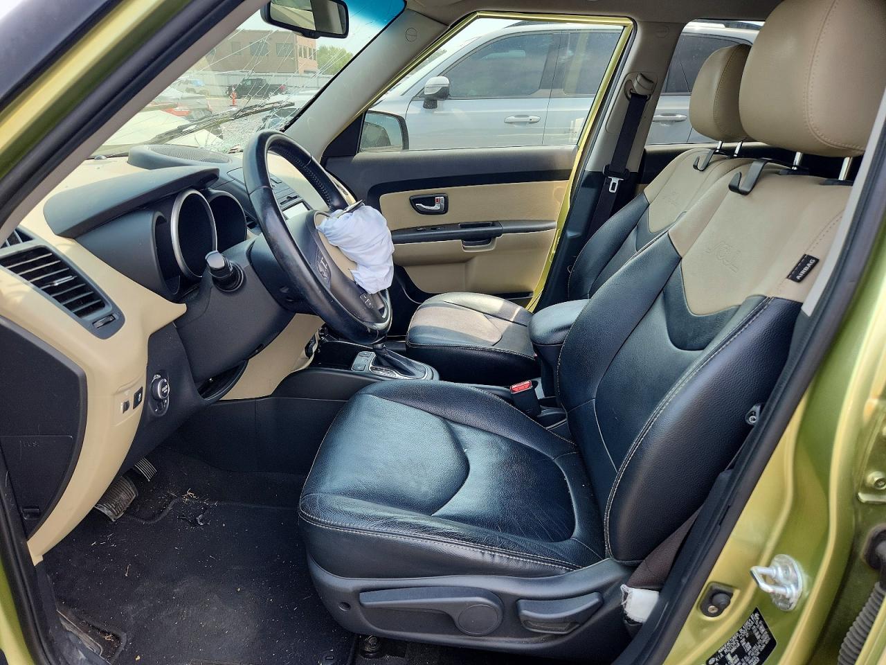 2013 Kia Soul + Green vin: KNDJT2A62D7614653