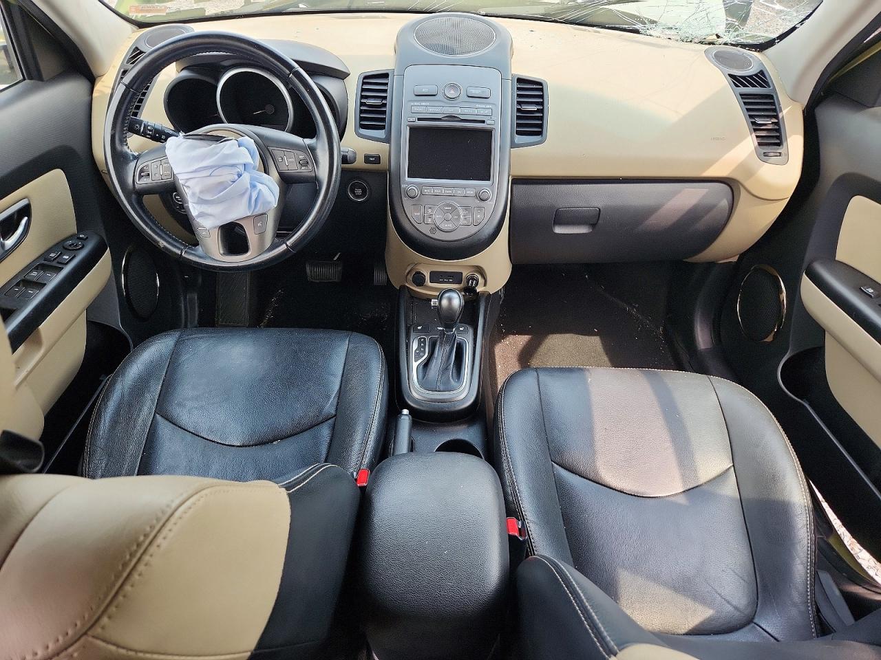 2013 Kia Soul + Green vin: KNDJT2A62D7614653