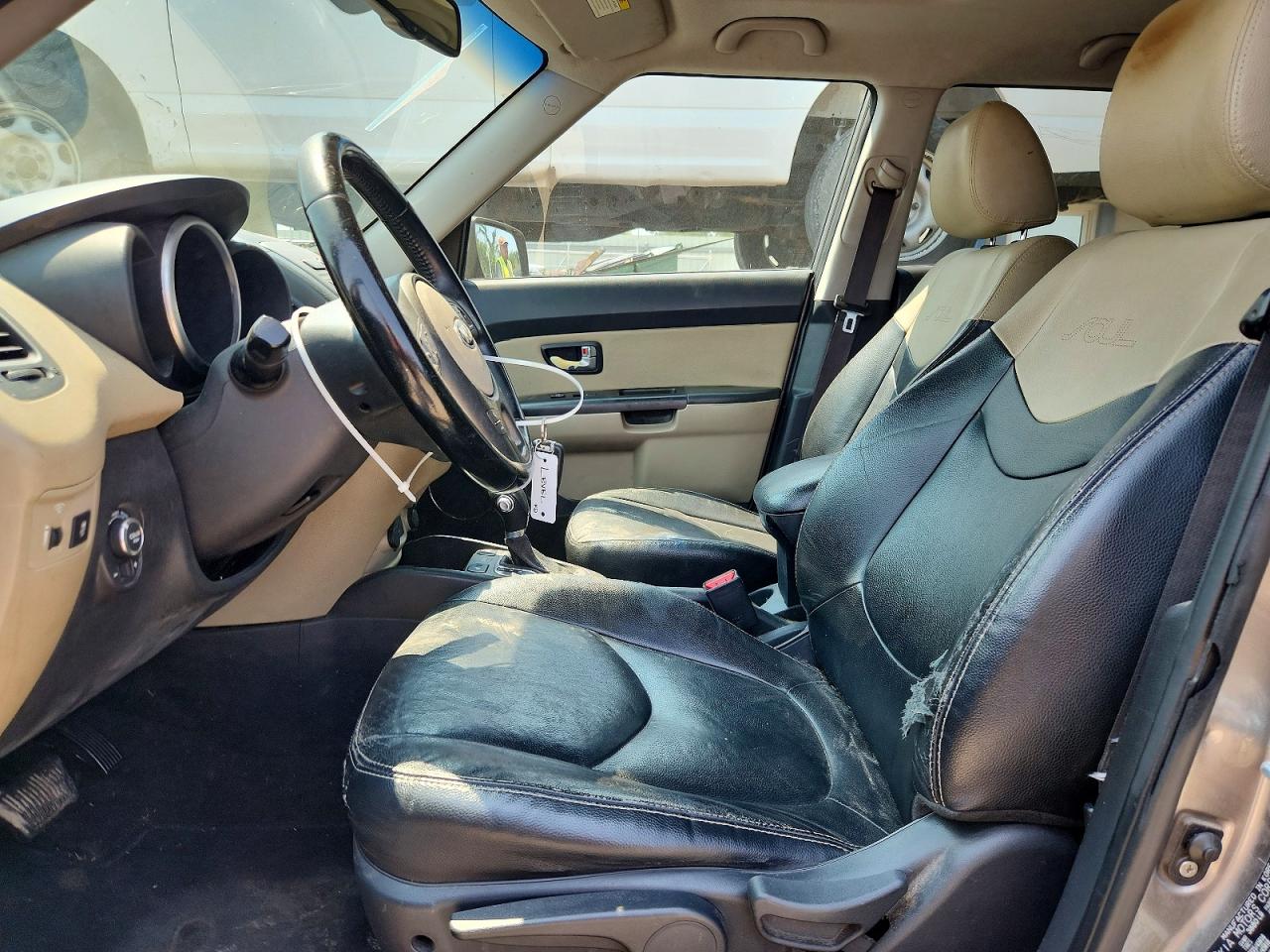 2013 Kia Soul ! Gray vin: KNDJT2A62D7618802