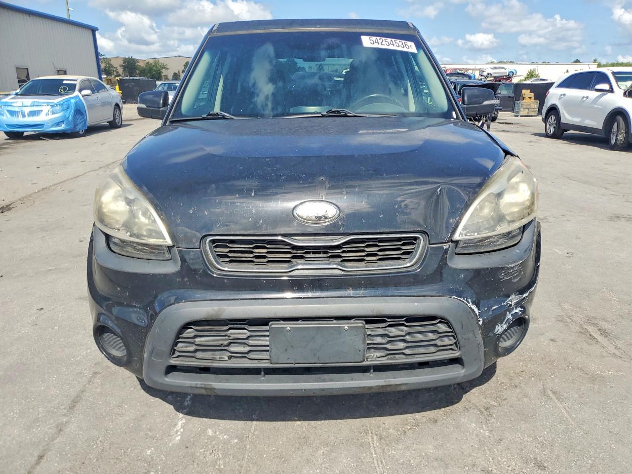 2013 Kia Soul + Black vin: KNDJT2A62D7752998