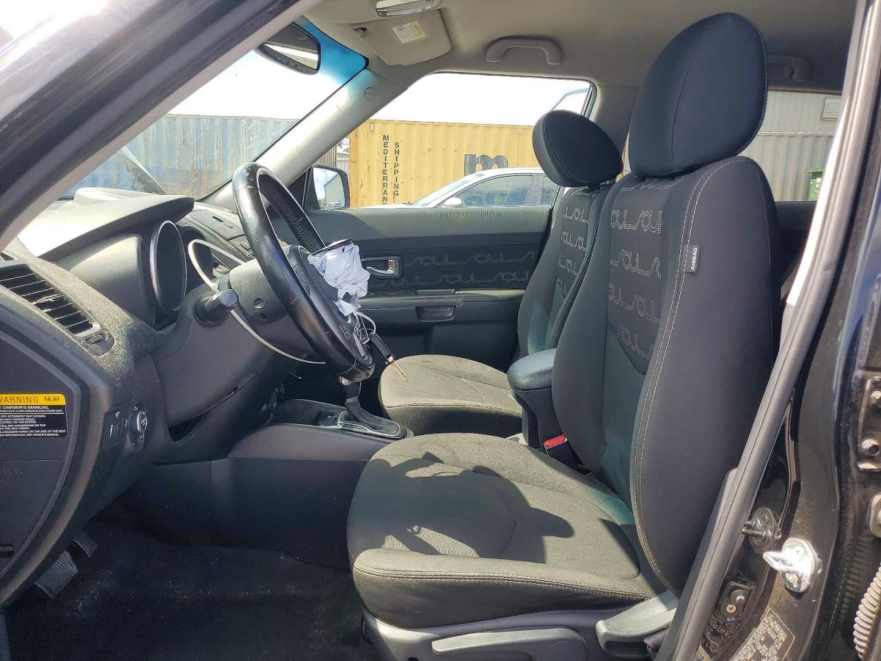 2013 Kia Soul + Black vin: KNDJT2A62D7752998