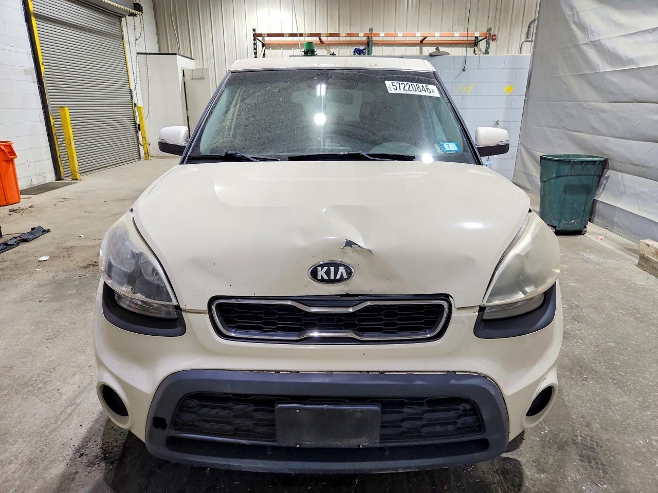 2013 Kia Soul + Beige vin: KNDJT2A62D7762785