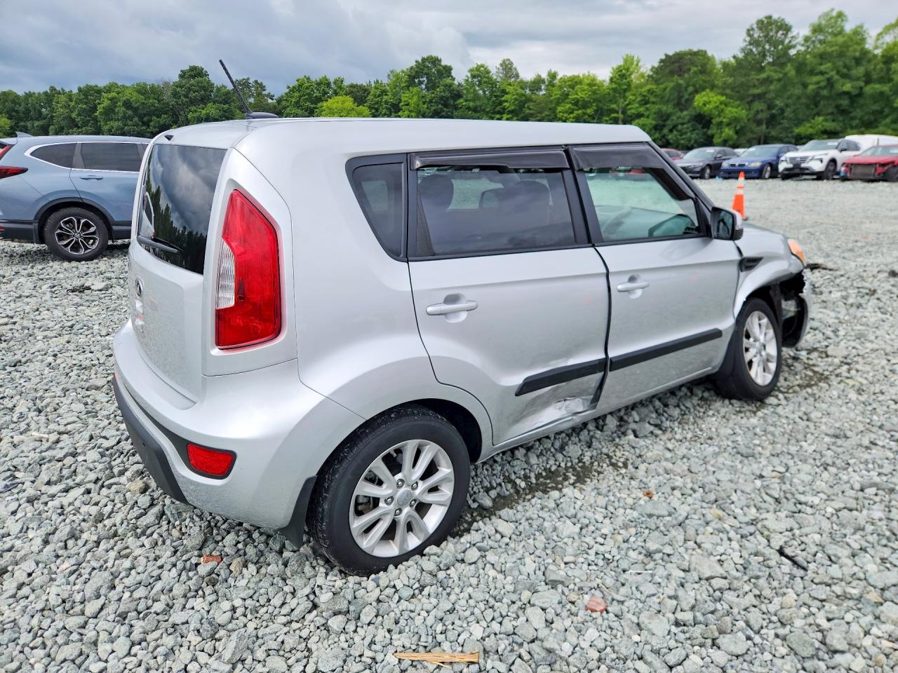 2013 Kia Soul + Серебряный vin: KNDJT2A62D7769428
