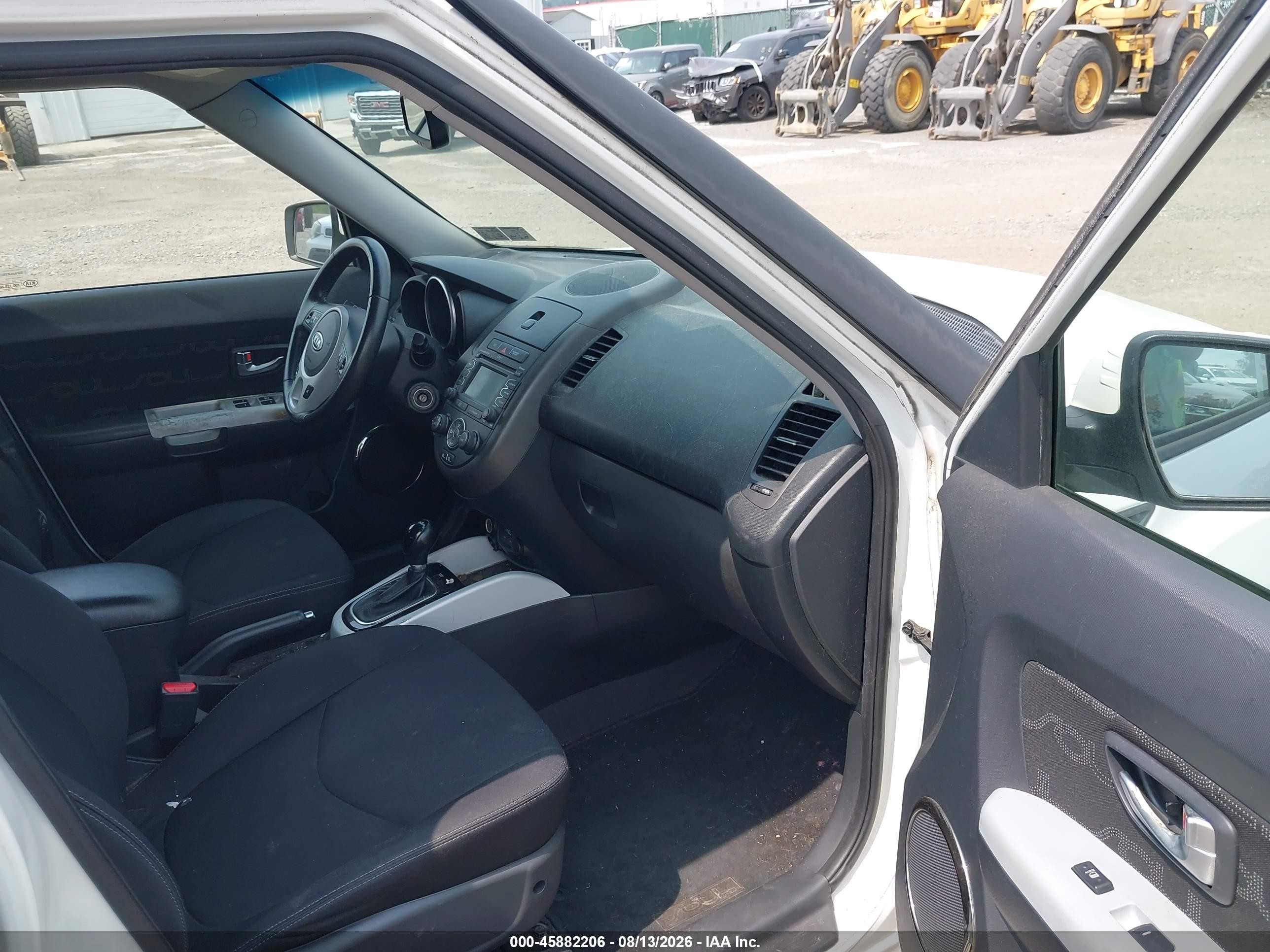 2012 Kia Soul + White vin: KNDJT2A63C7366265