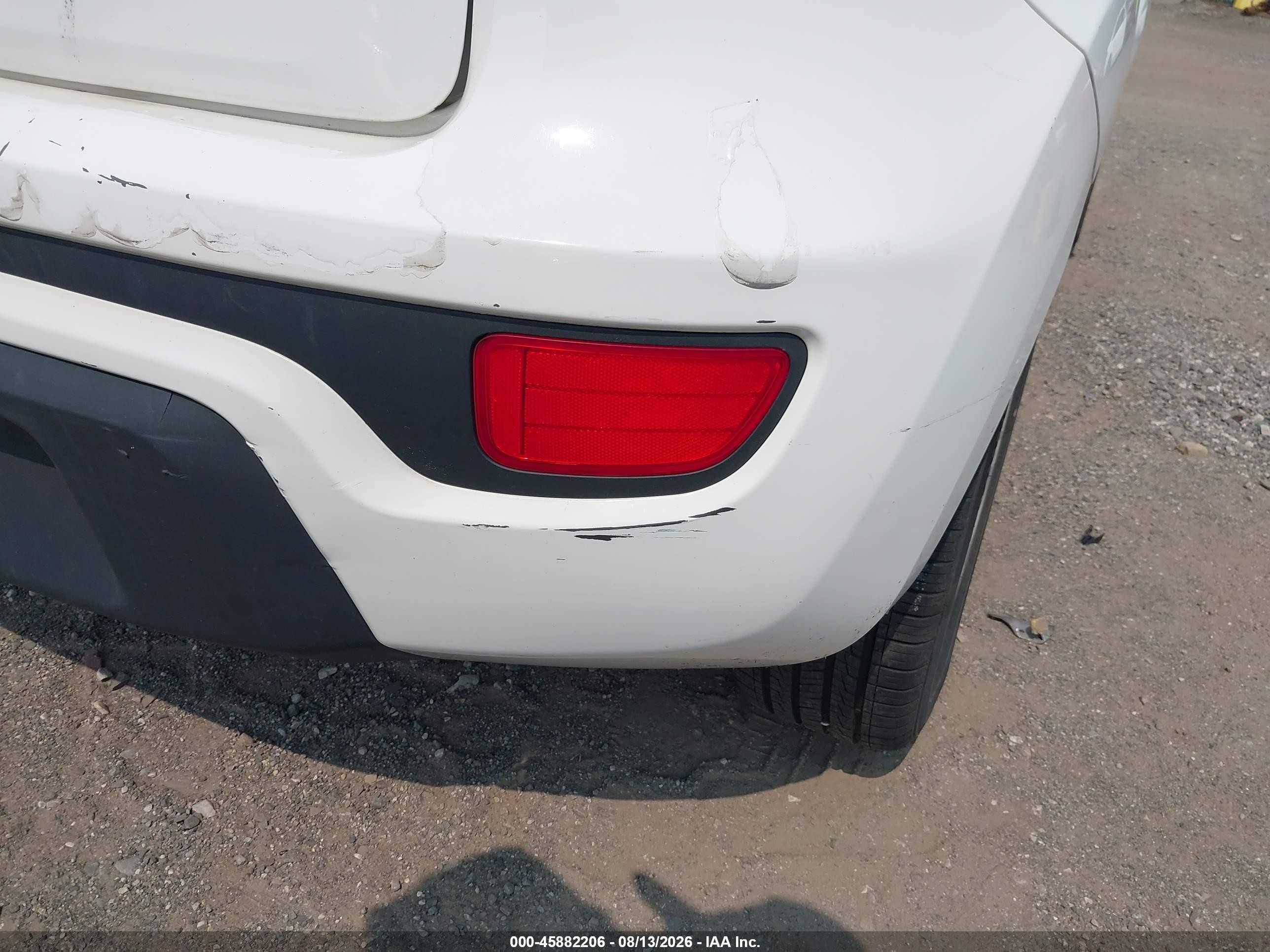 2012 Kia Soul + White vin: KNDJT2A63C7366265
