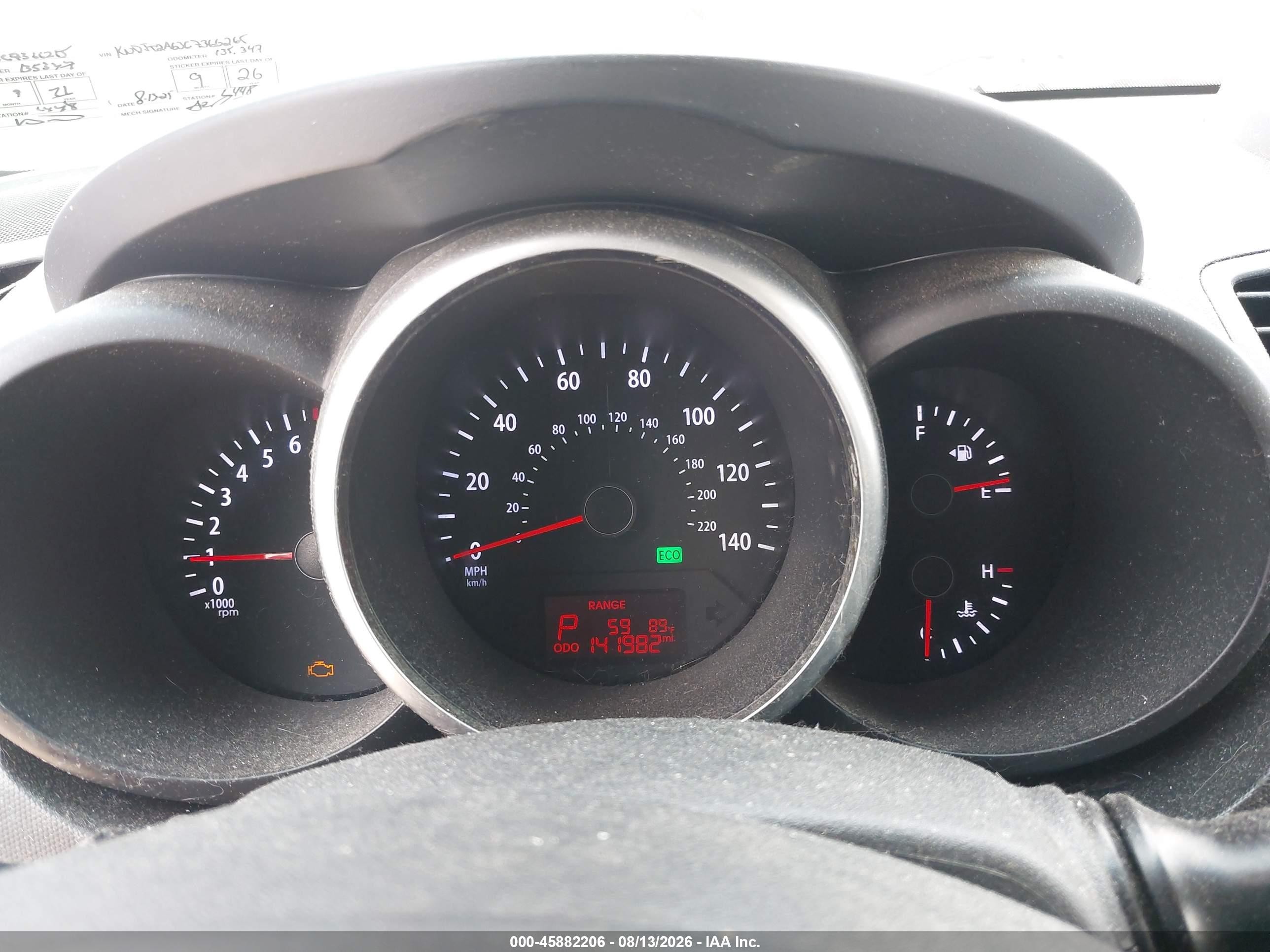 2012 Kia Soul + White vin: KNDJT2A63C7366265