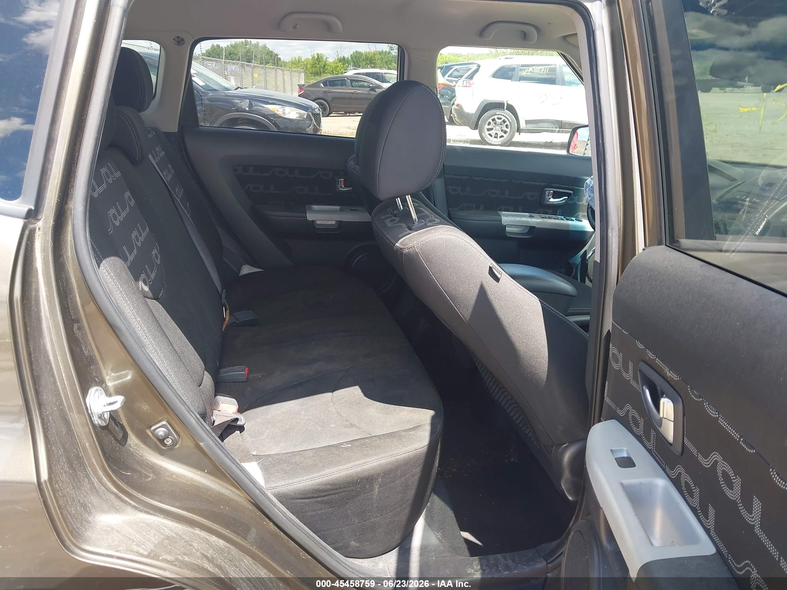 2012 Kia Soul + Gray vin: KNDJT2A63C7368341