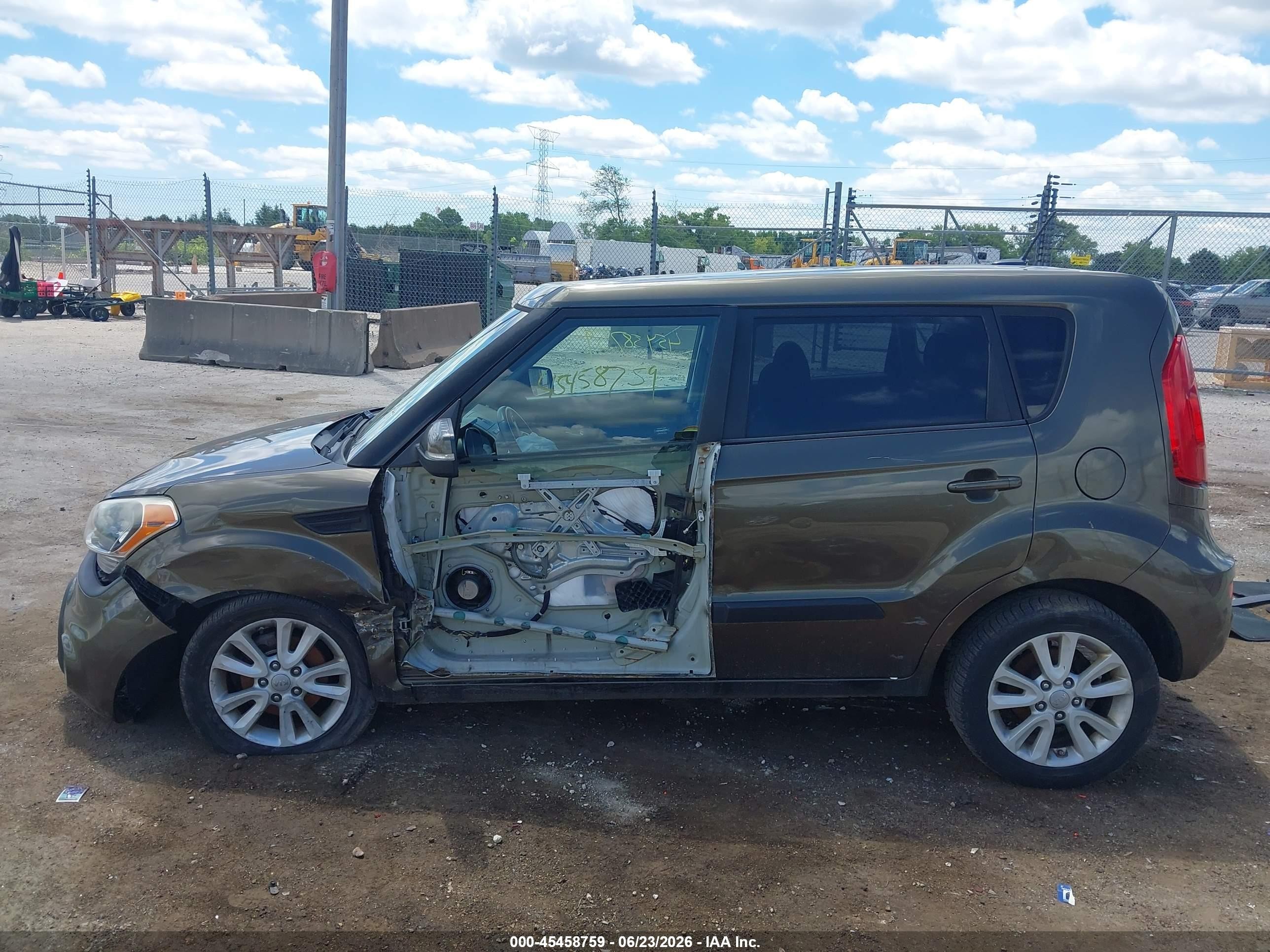 2012 Kia Soul + Gray vin: KNDJT2A63C7368341