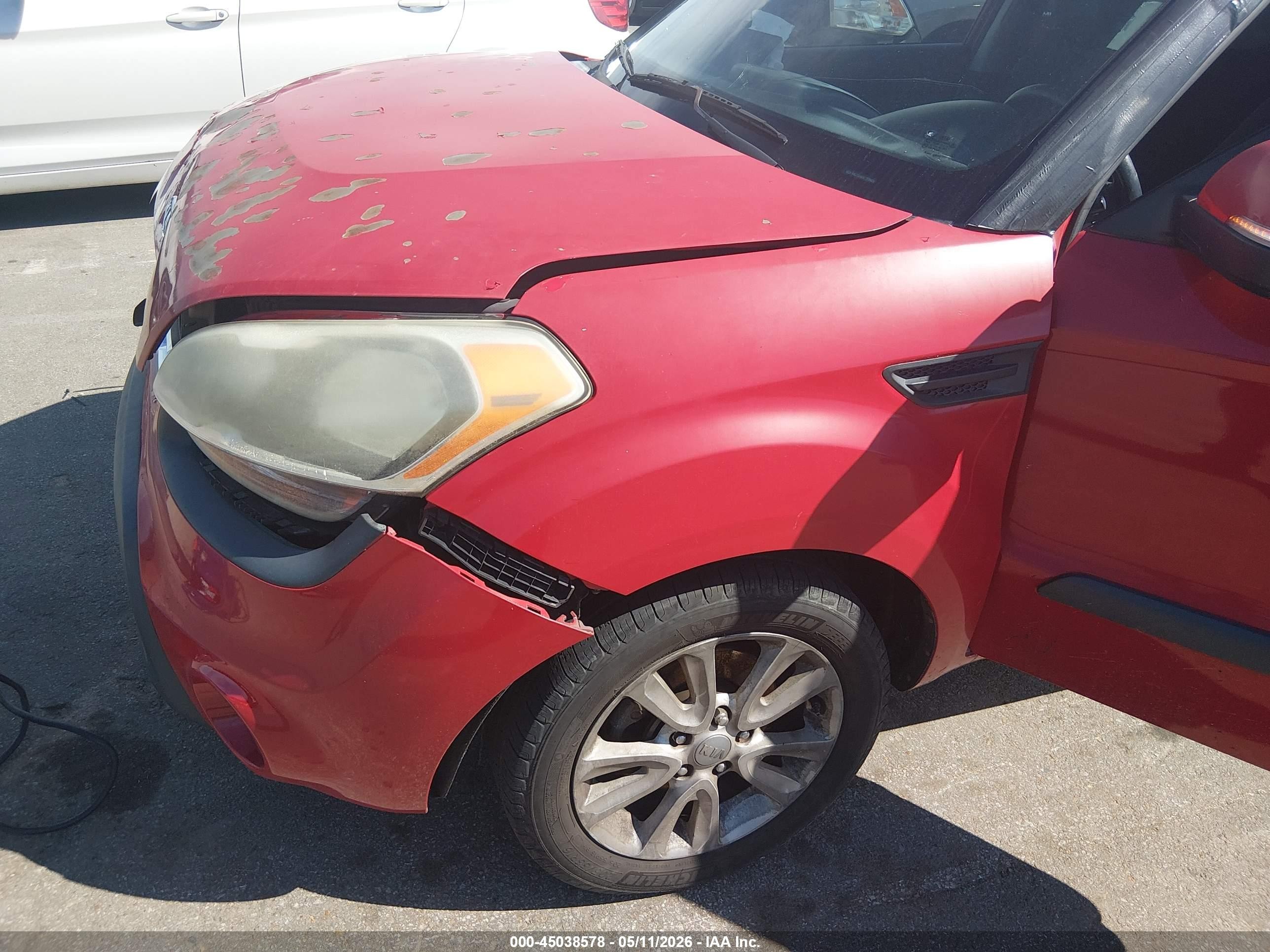 2012 Kia Soul + Red vin: KNDJT2A63C7378609