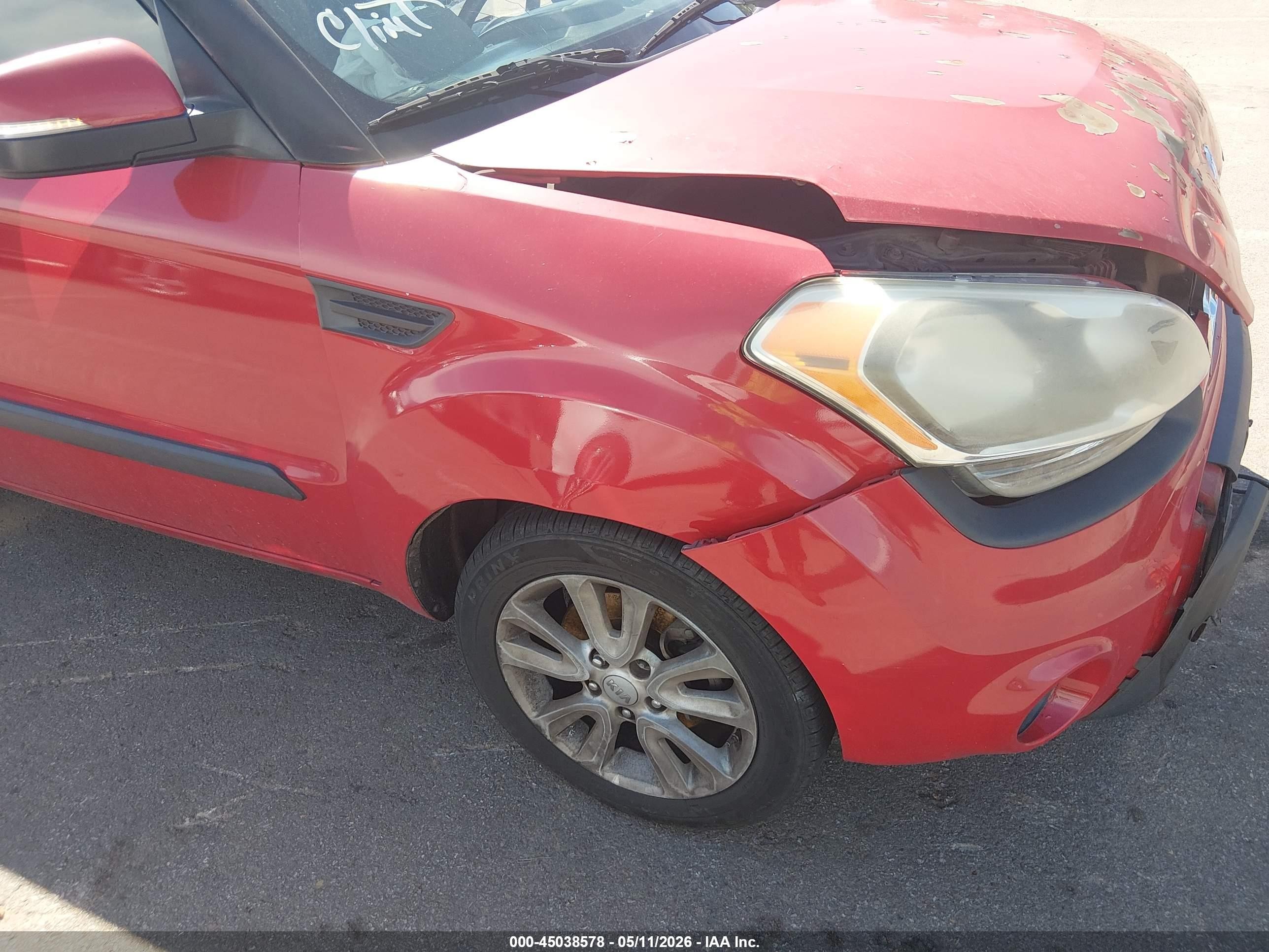 2012 Kia Soul + Red vin: KNDJT2A63C7378609