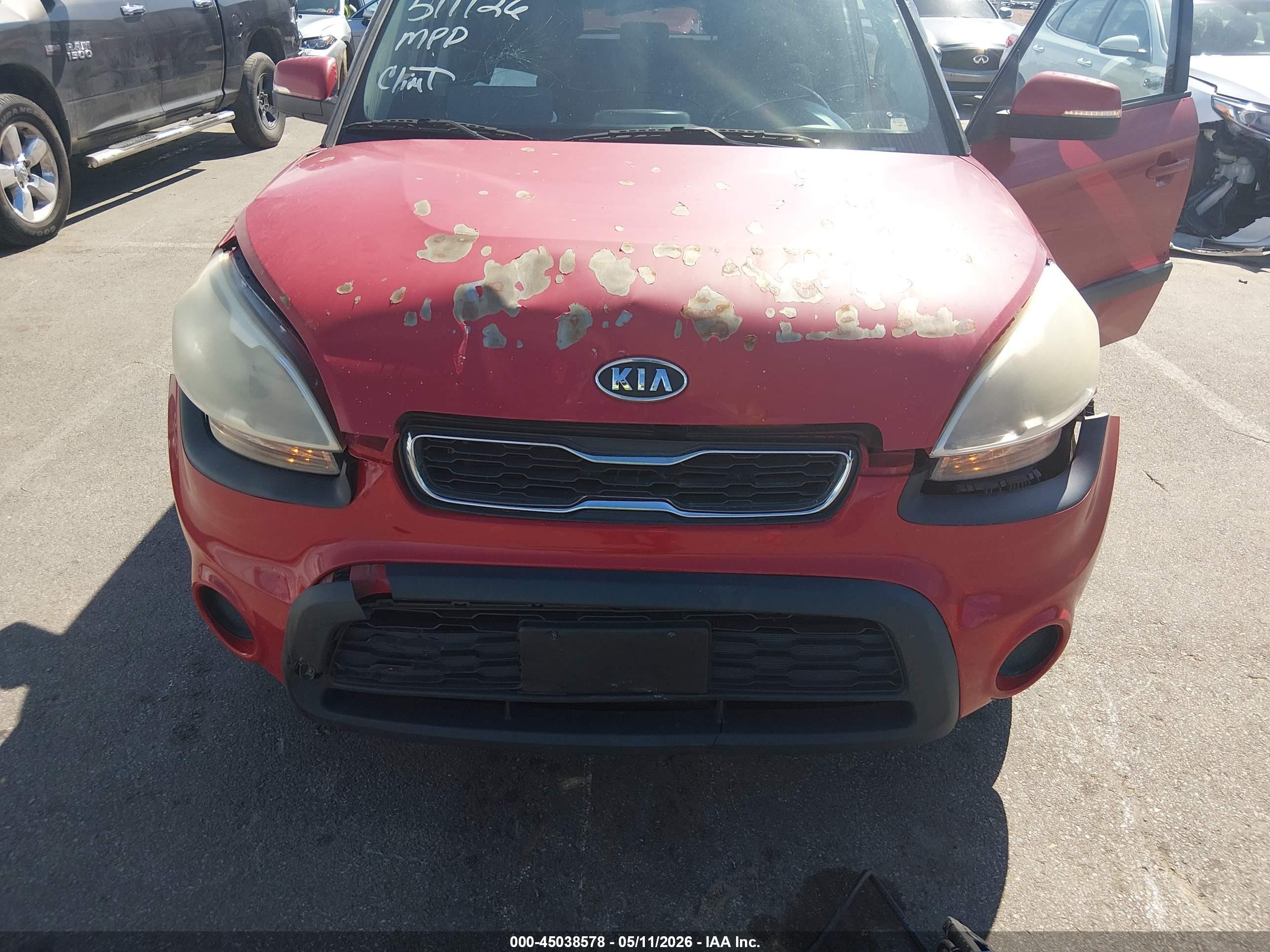 2012 Kia Soul + Red vin: KNDJT2A63C7378609