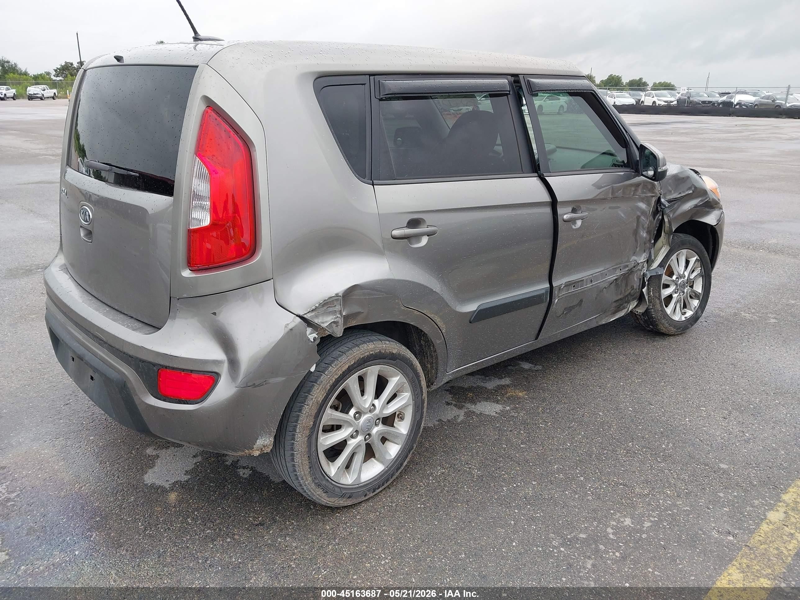 2012 Kia Soul + Green vin: KNDJT2A63C7400625