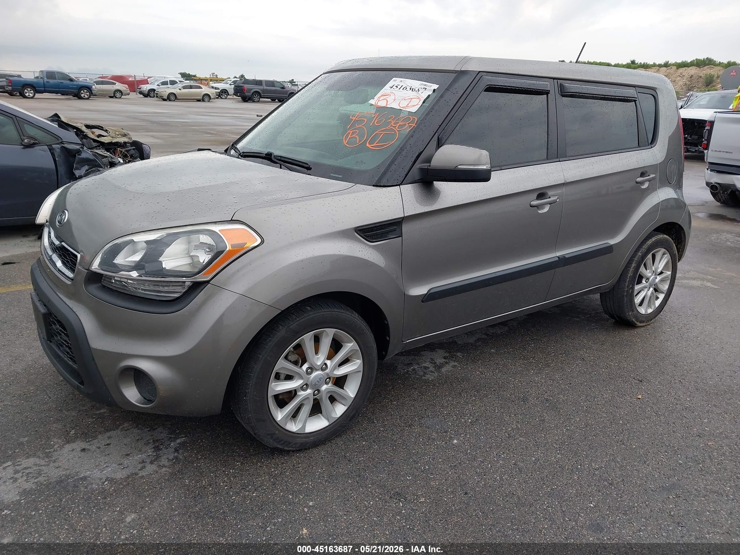 2012 Kia Soul + Green vin: KNDJT2A63C7400625