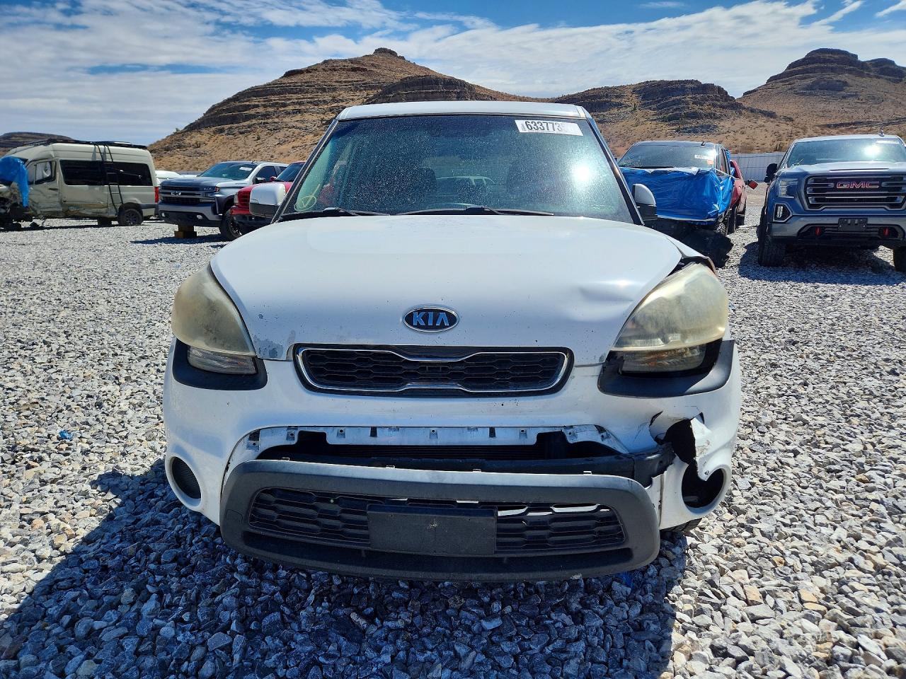 2012 Kia Soul White vin: KNDJT2A63C7418669