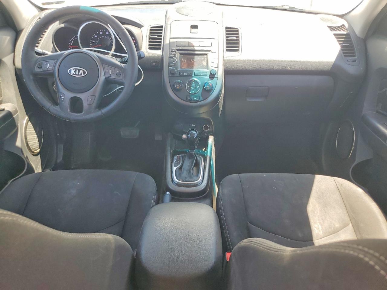 2012 Kia Soul White vin: KNDJT2A63C7418669