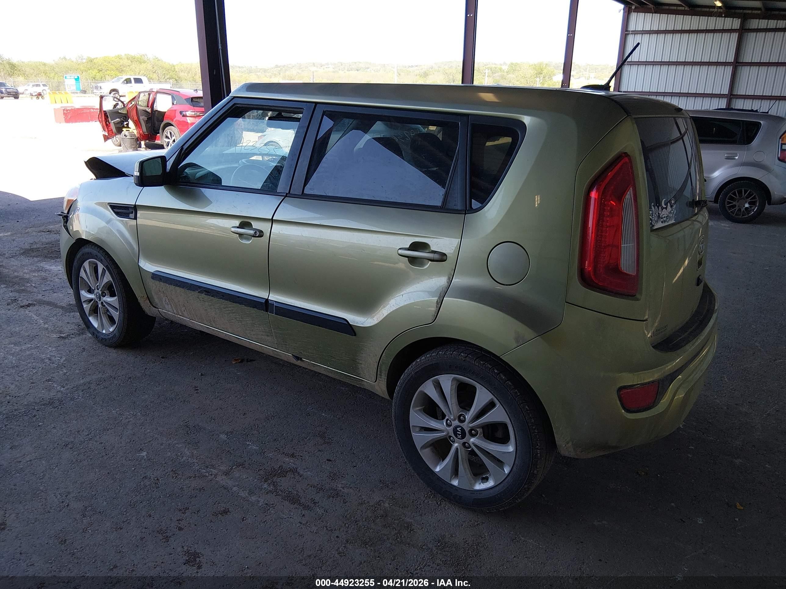 2012 Kia Soul ! Green vin: KNDJT2A63C7434046