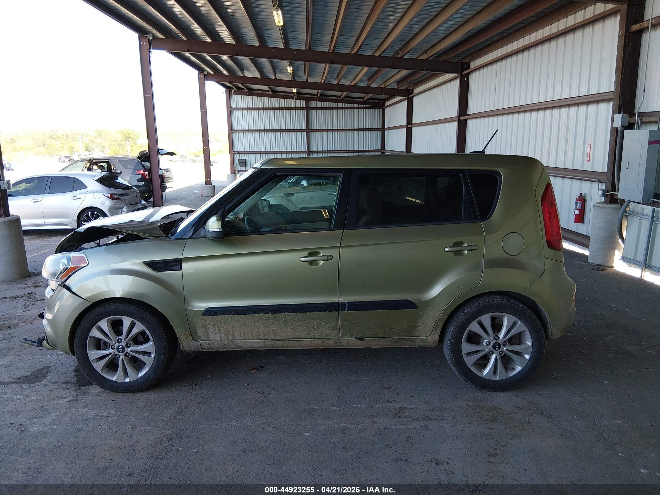 2012 Kia Soul ! Green vin: KNDJT2A63C7434046