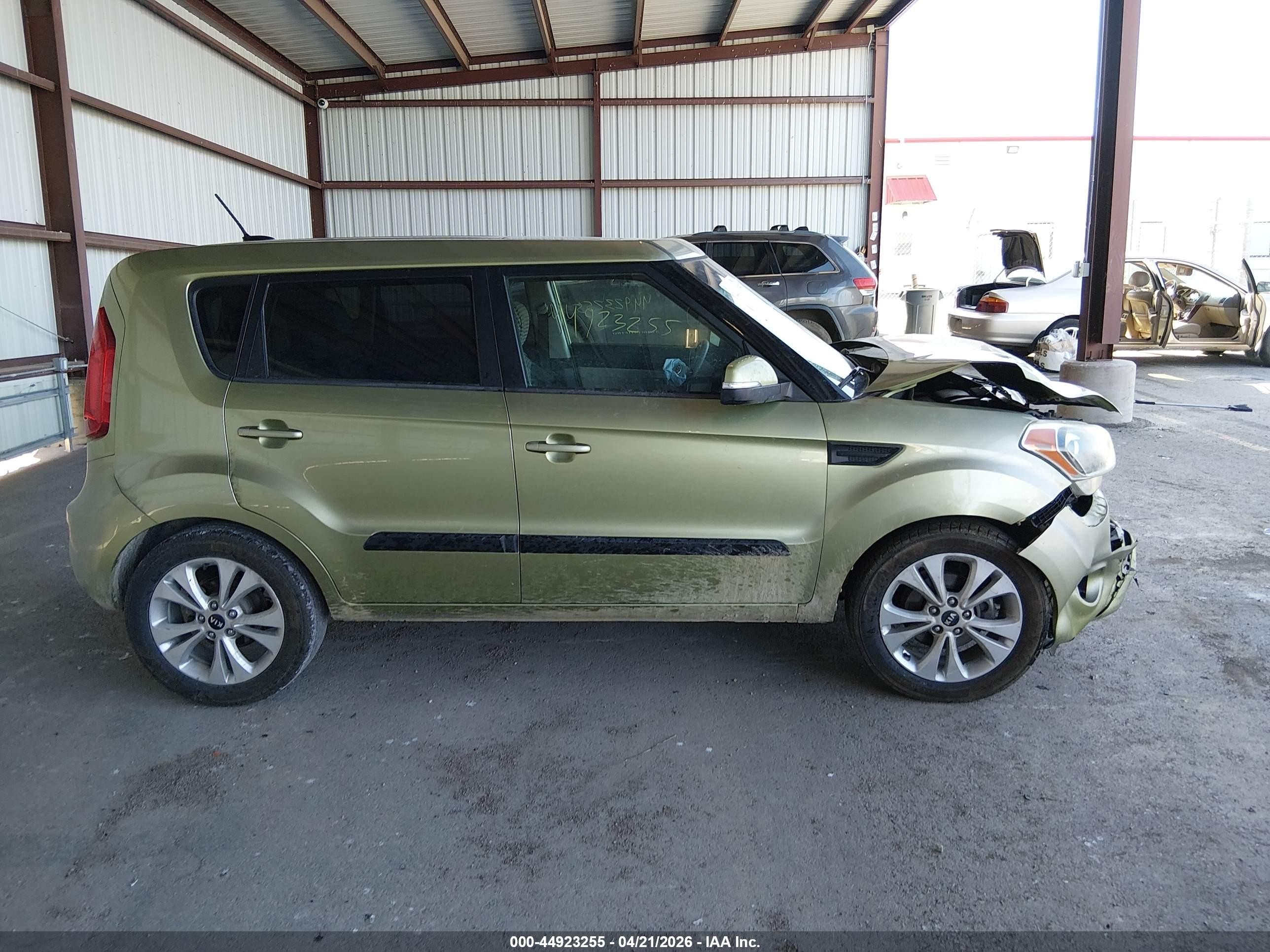 2012 Kia Soul ! Green vin: KNDJT2A63C7434046