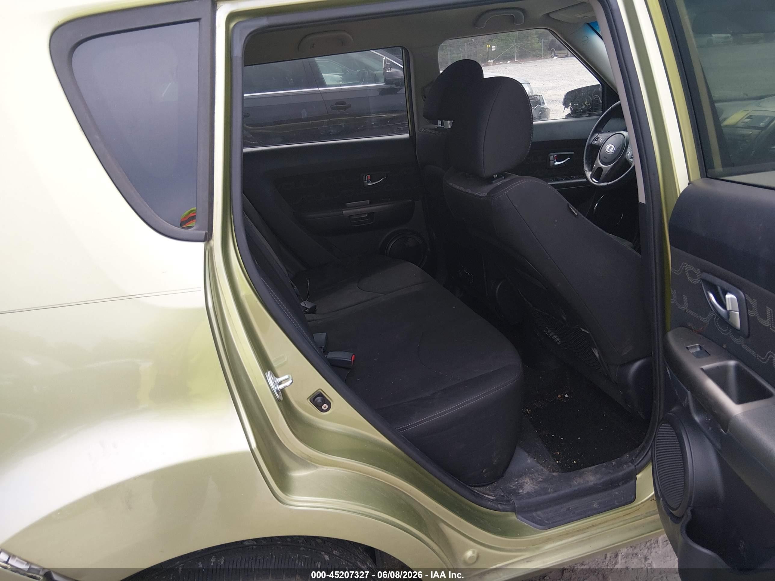 2012 Kia Soul + Green vin: KNDJT2A63C7443331