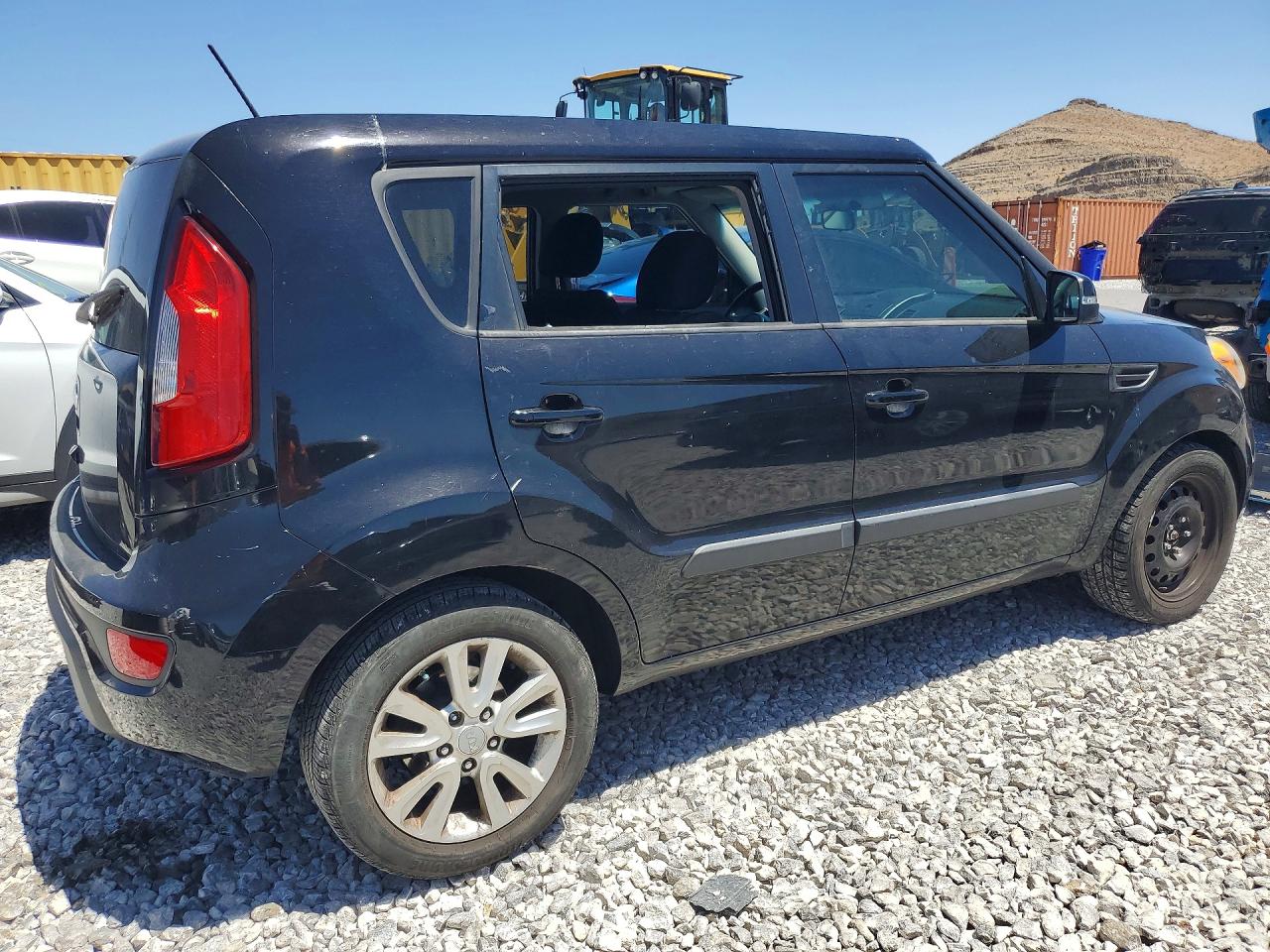 2013 Kia Soul + Black vin: KNDJT2A63D7495592