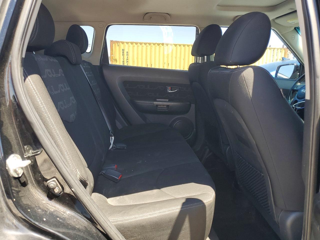2013 Kia Soul + Black vin: KNDJT2A63D7495592