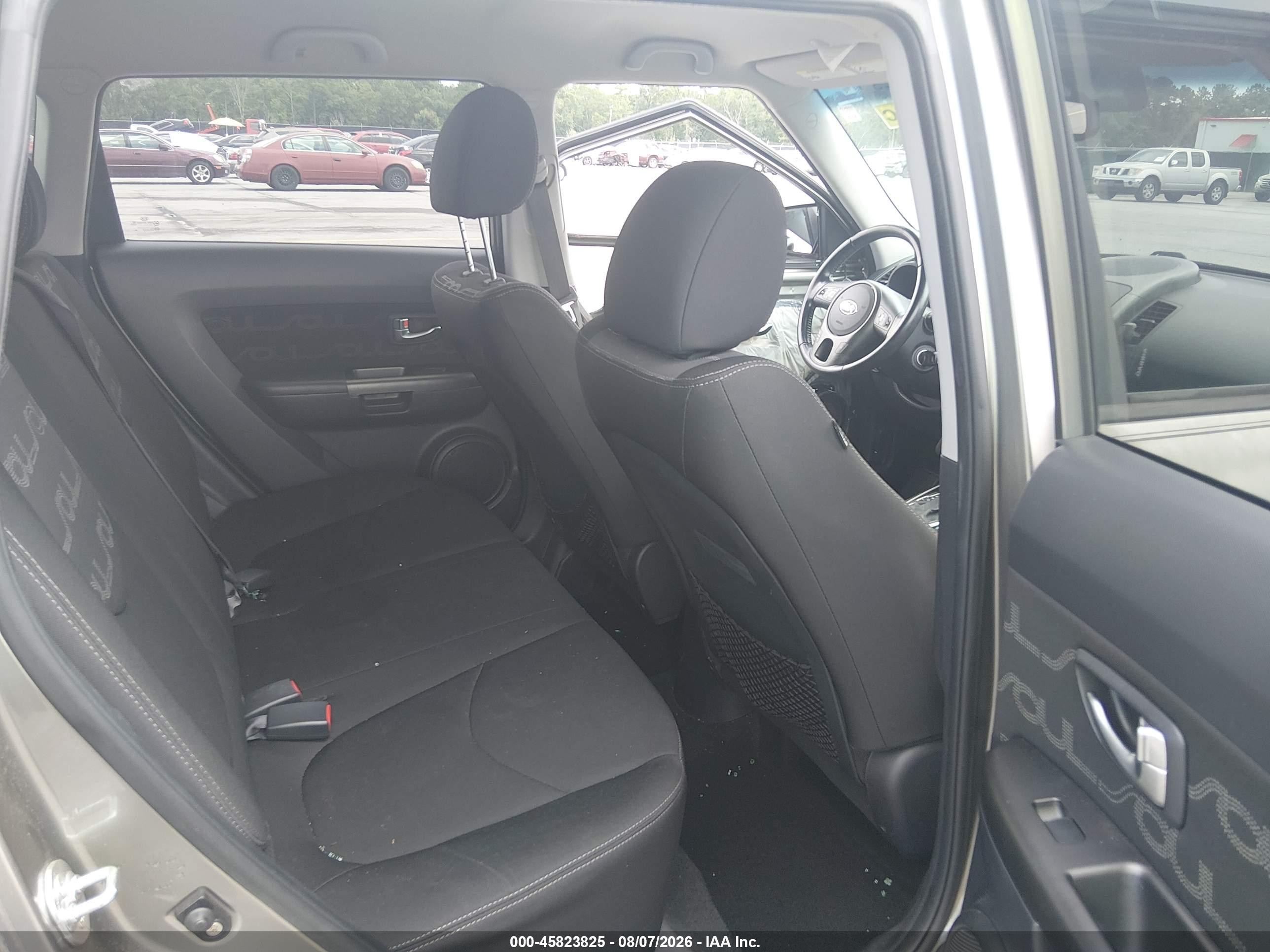 2013 Kia Soul + Beige vin: KNDJT2A63D7499321