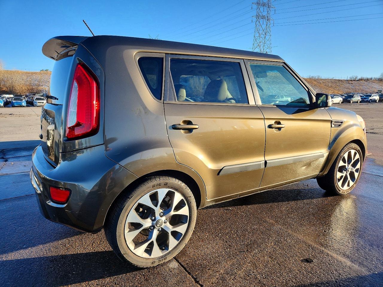 2013 Kia Soul ! Brown vin: KNDJT2A63D7520832