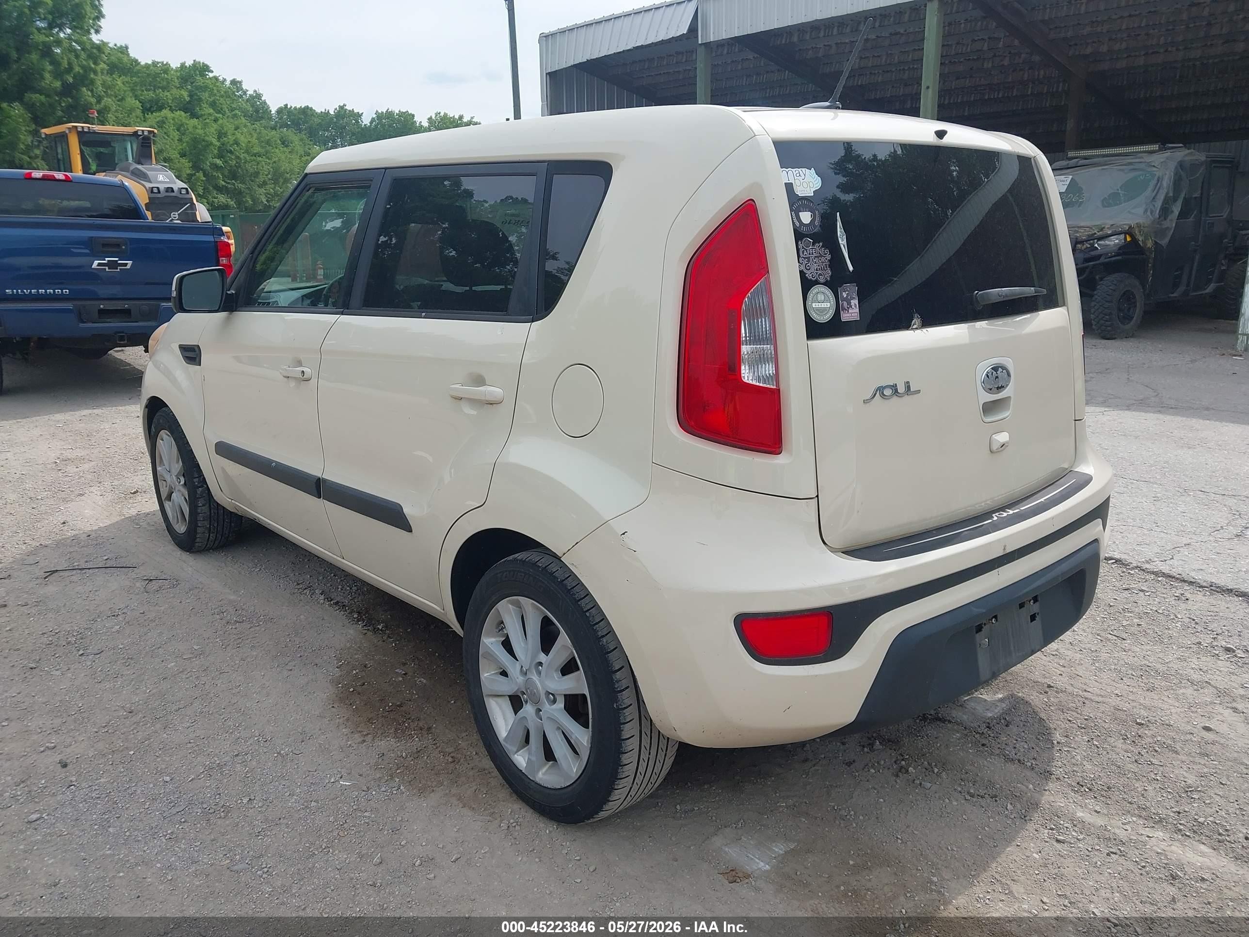 2013 Kia Soul + Gold vin: KNDJT2A63D7521964
