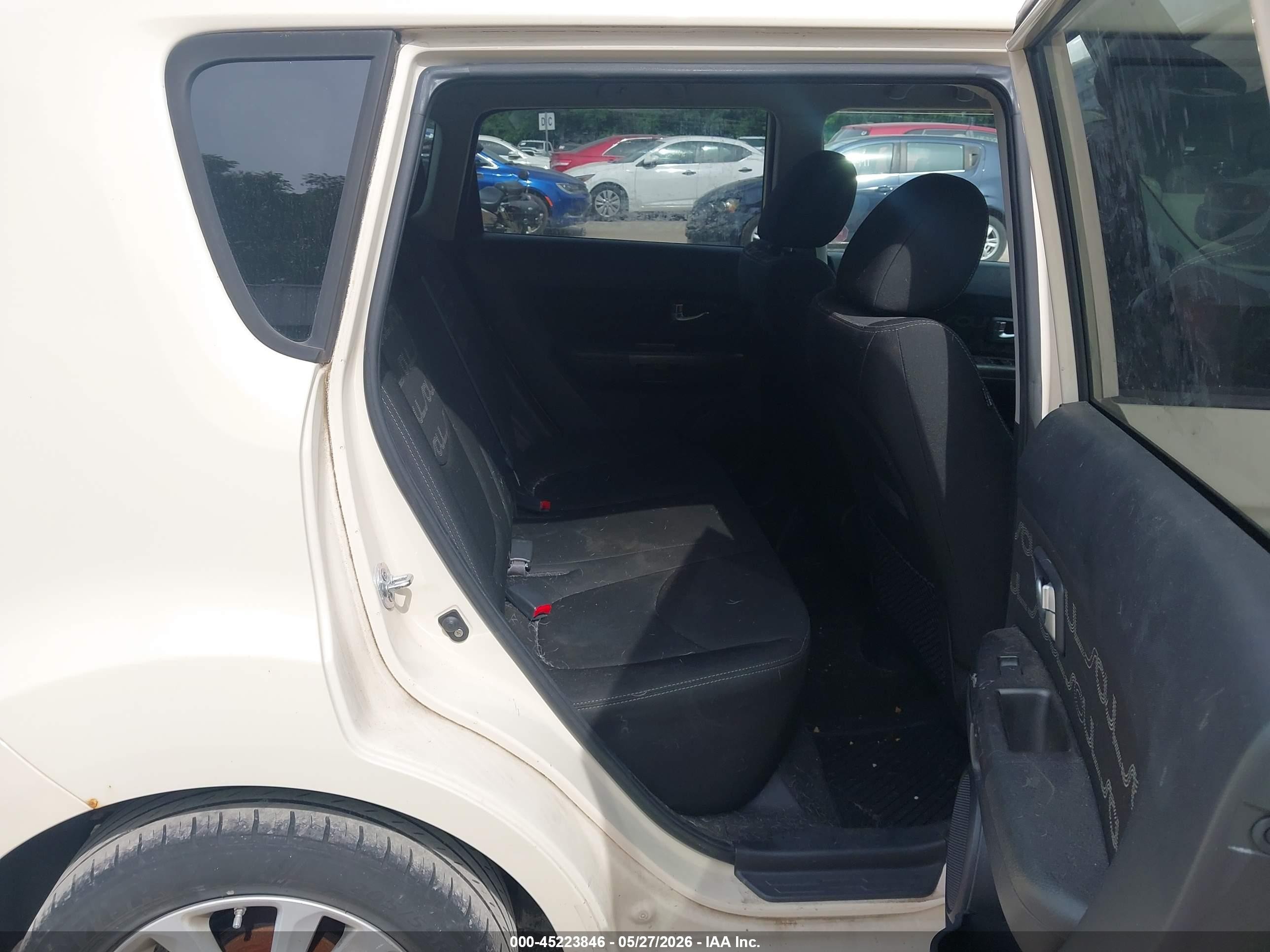 2013 Kia Soul + Gold vin: KNDJT2A63D7521964