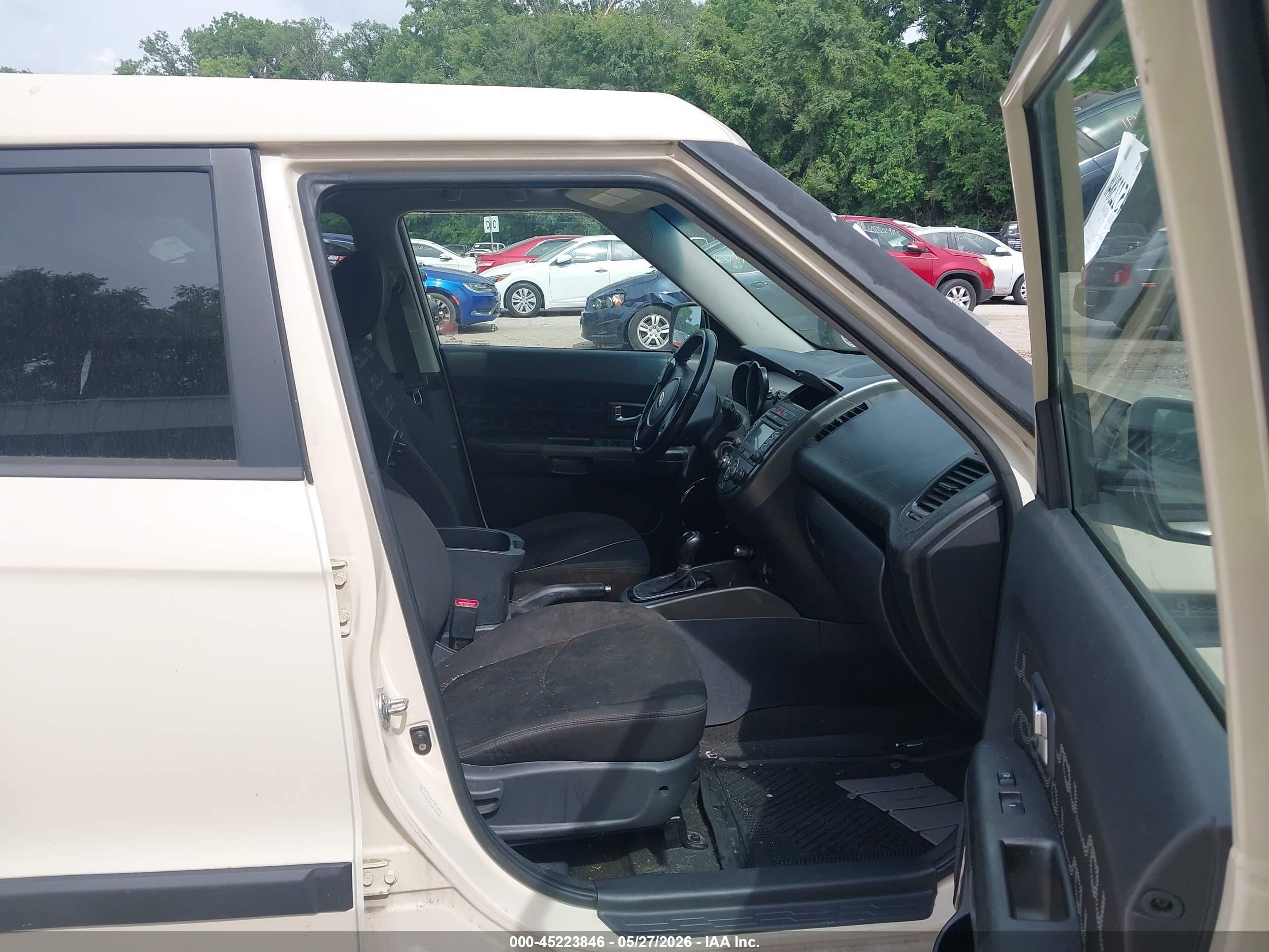 2013 Kia Soul + Gold vin: KNDJT2A63D7521964