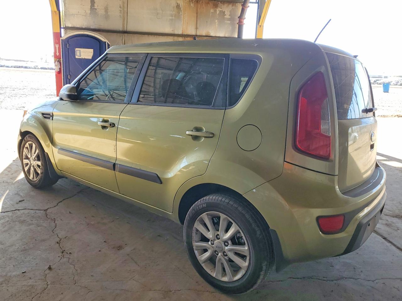 2013 Kia Soul + Green vin: KNDJT2A63D7528848
