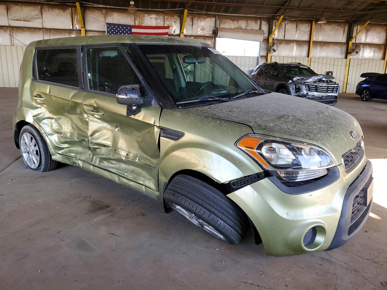 2013 Kia Soul + Green vin: KNDJT2A63D7528848